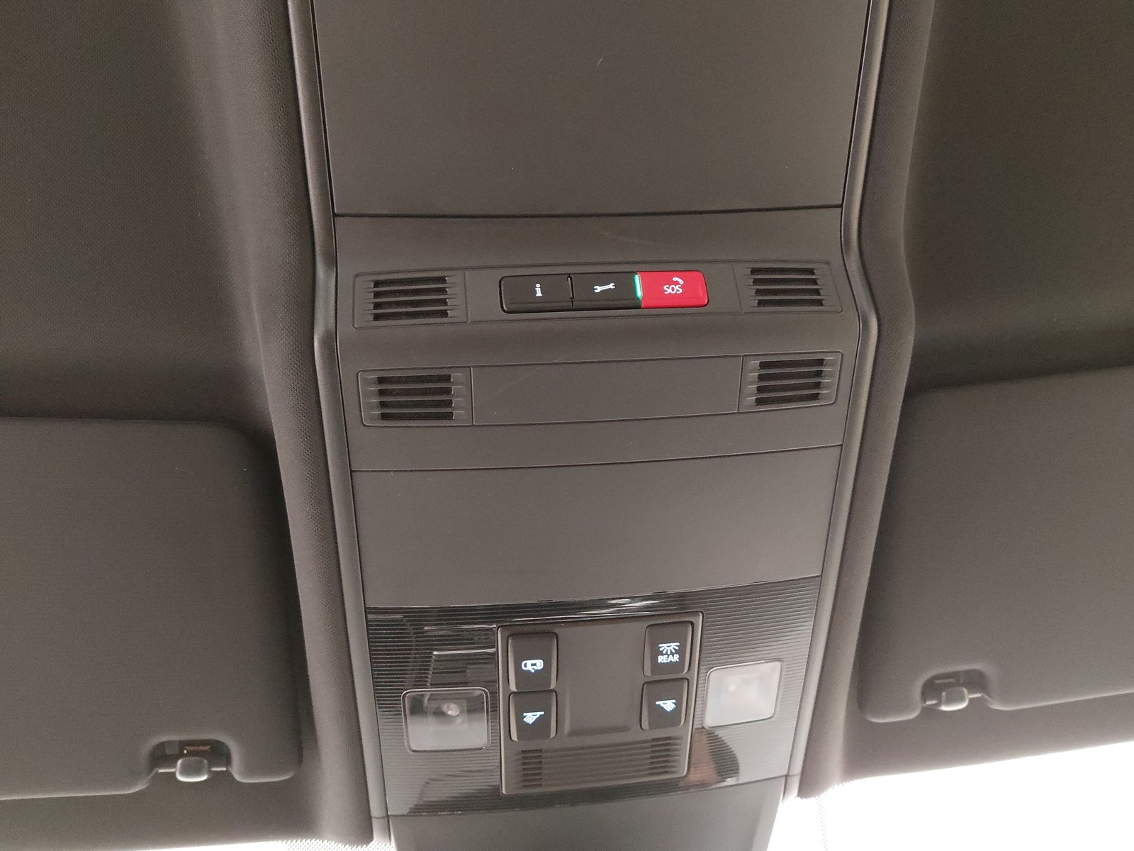 Volkswagen Tiguan 2.0 TDI R-Line Navi Shz RFK AID LED 19