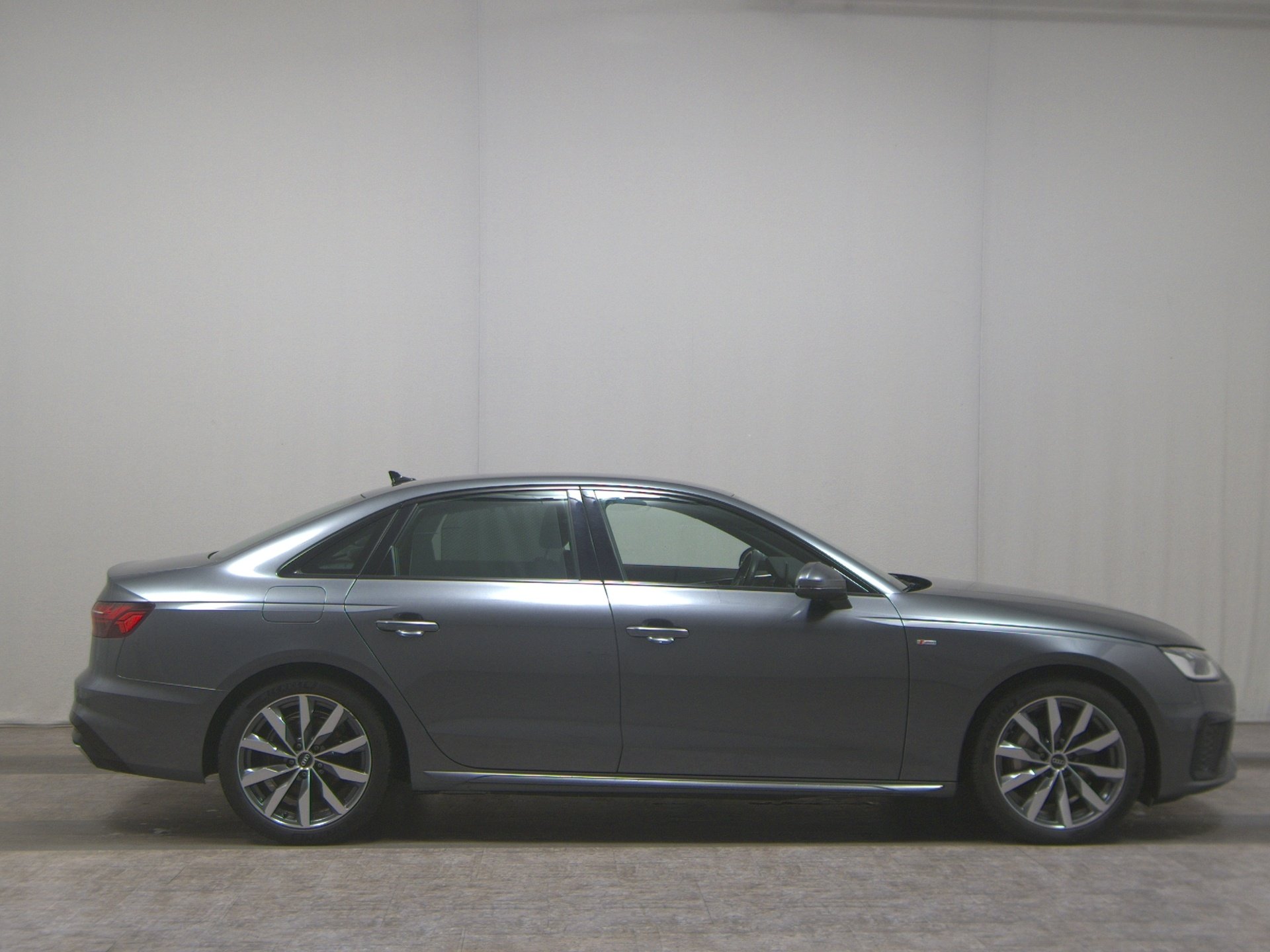 Audi A4 40 TDI Qu. S-Line Navi LED virtual Sound RFK