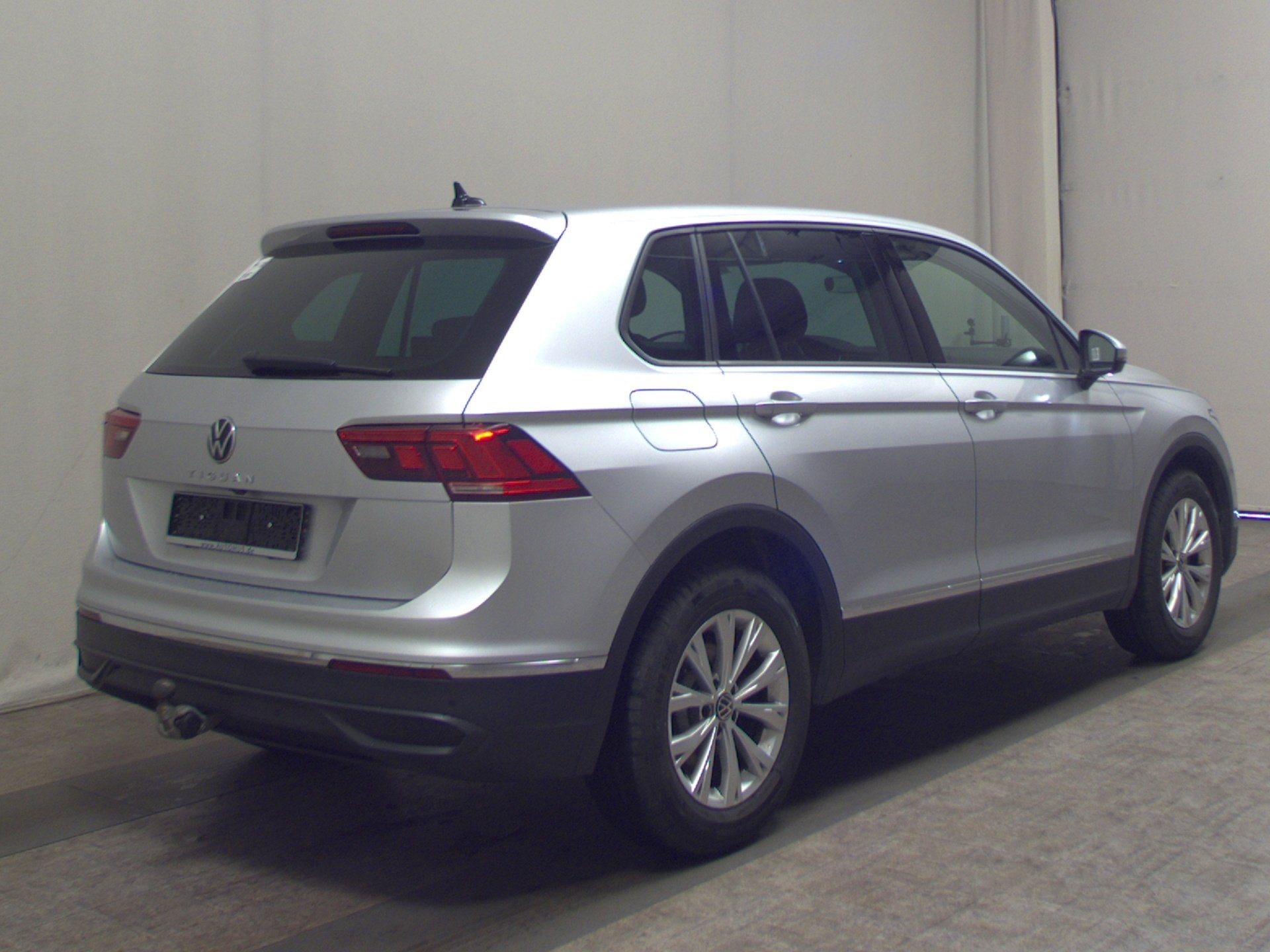 Volkswagen Tiguan 2.0 TDI Navi Matrix AHK ACC 4