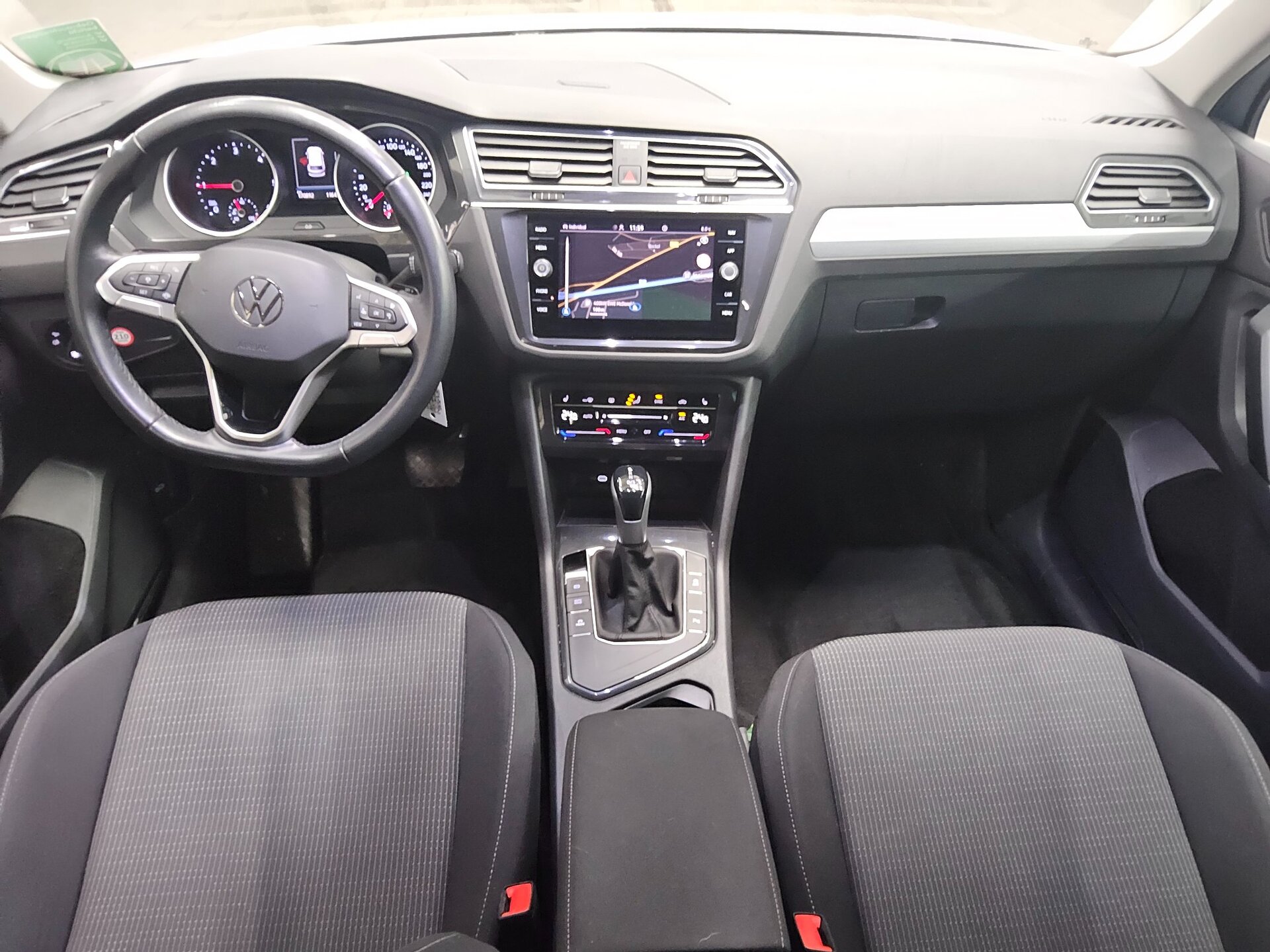 Volkswagen Tiguan 2.0 TDI Navi Matrix AHK ACC 5