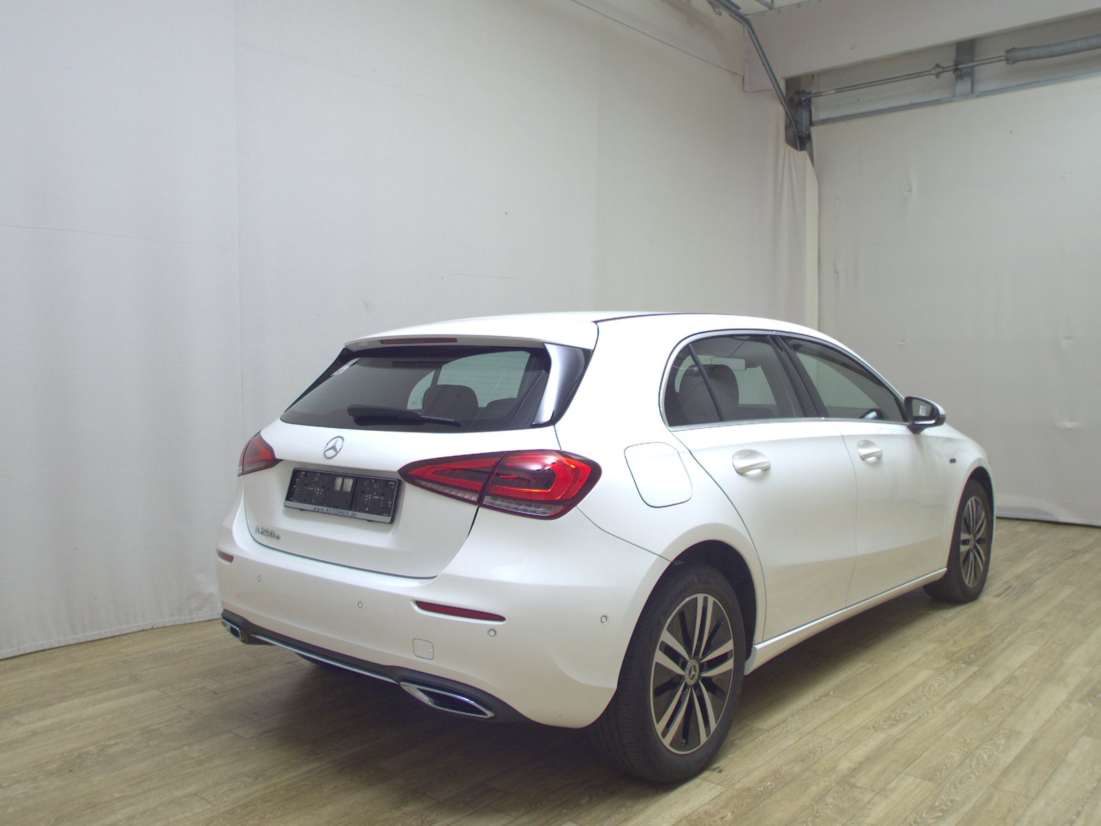 Mercedes-Benz A 250 e Progressive T-Leder Navi MB-LED PDC 4