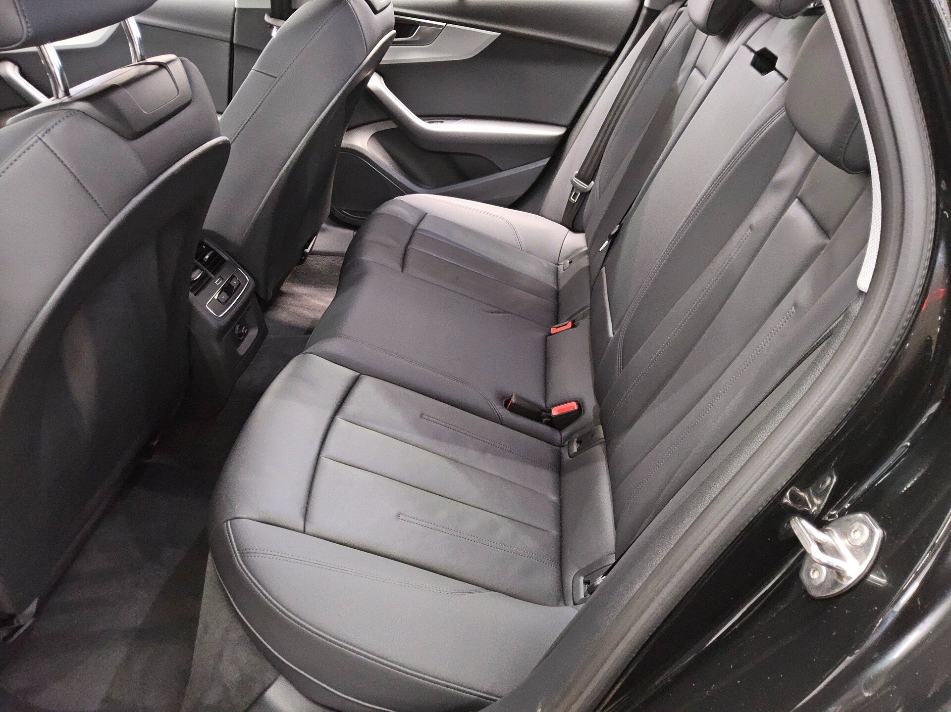 Audi A4 Avant 35 TDI advanced Leder Navi LED Tempomat 13