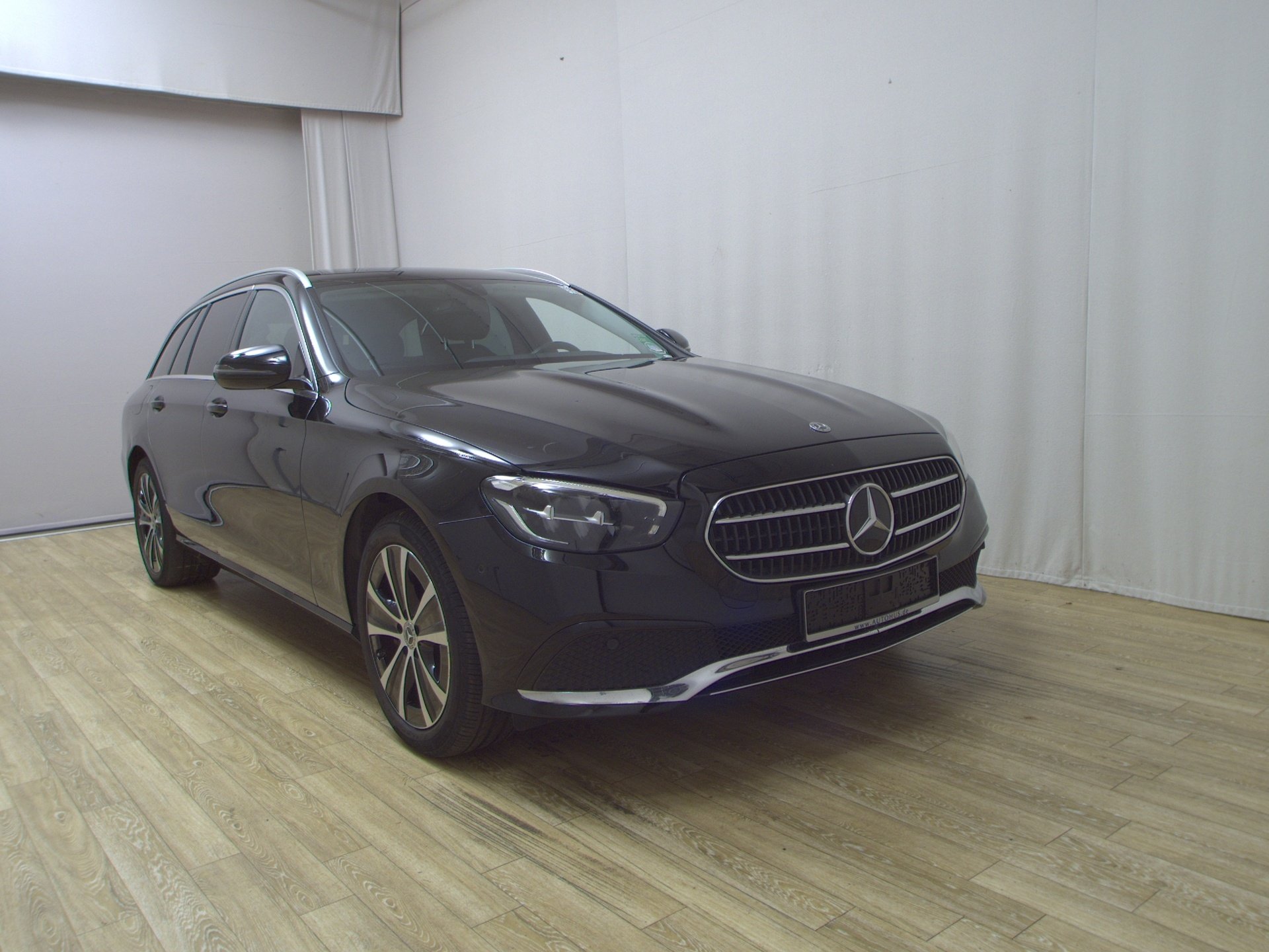 Mercedes-Benz E 300 T e Avantgarde Navi LED Widescreen AHK 3