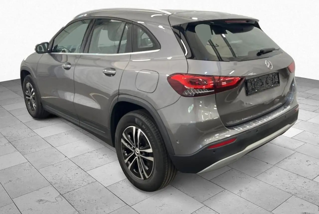 Mercedes-Benz GLA 180 d Kamera*LED*Navi*MBUX*Teilleder*17*DAB 4