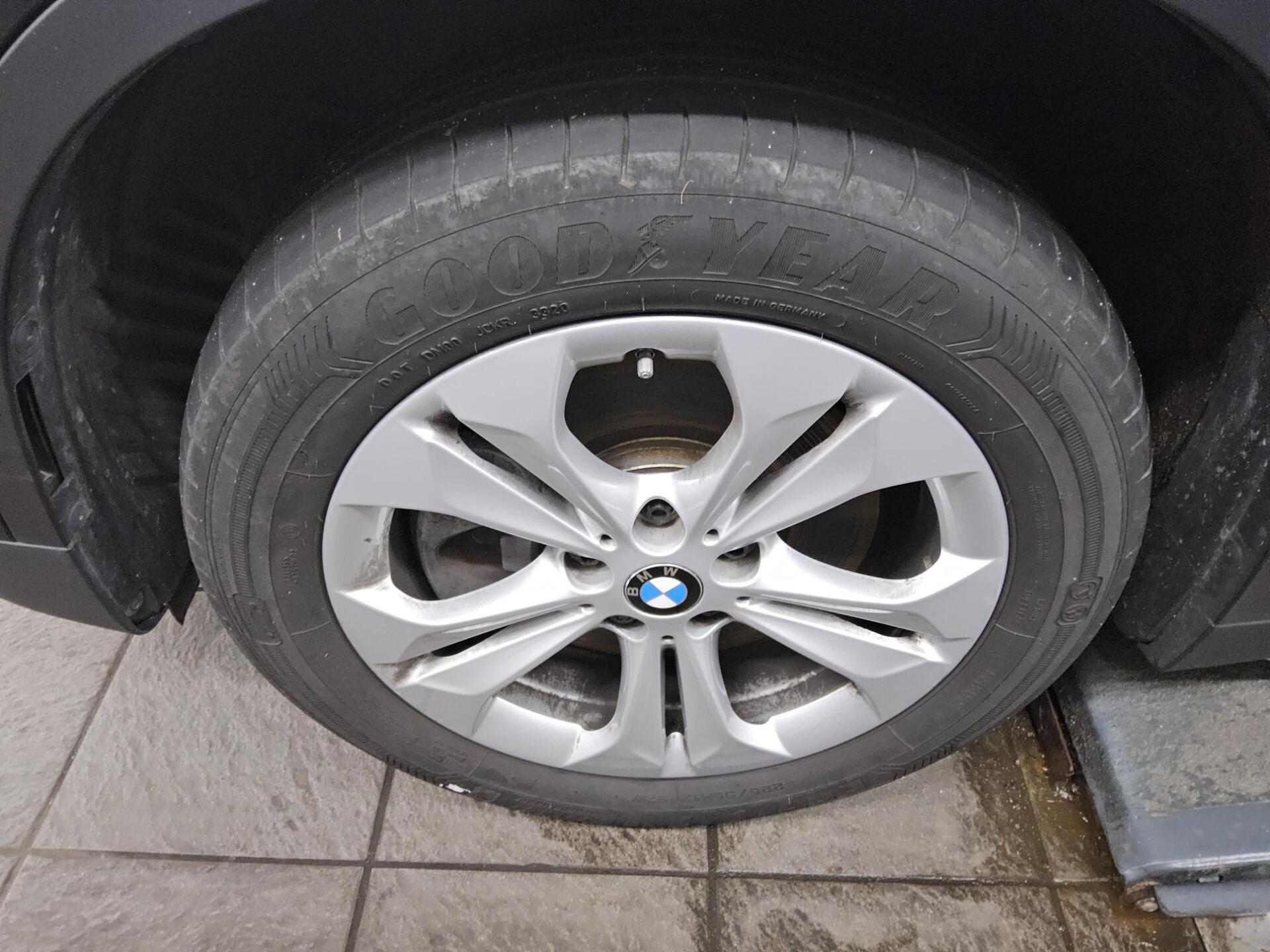 BMW X1 sDrive20d X-Line T-Leder Navi LED HiFi PDC 10