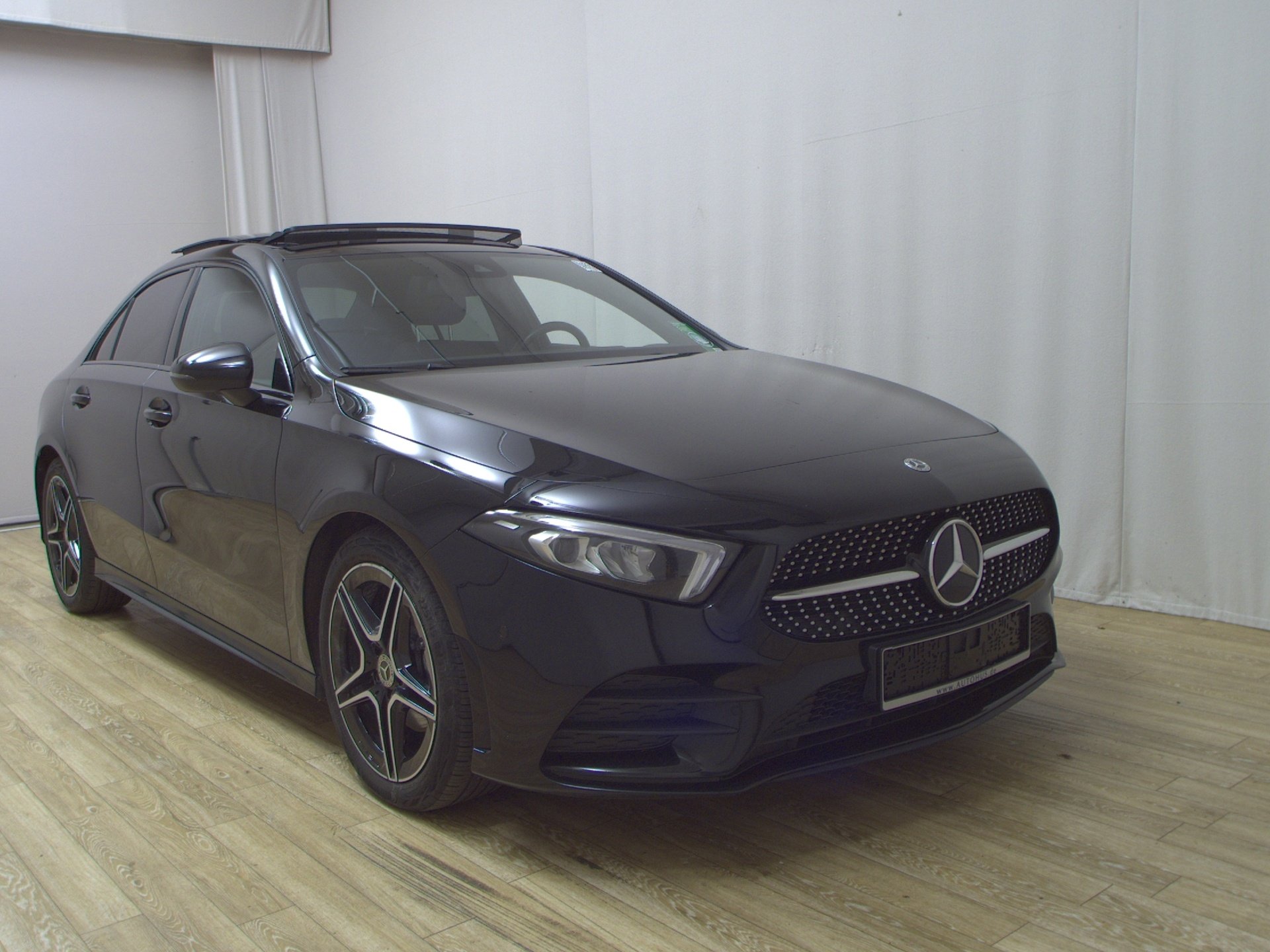 Mercedes-Benz A 180 Lim. d AMG-Line Navi LED Panorama Sound 3