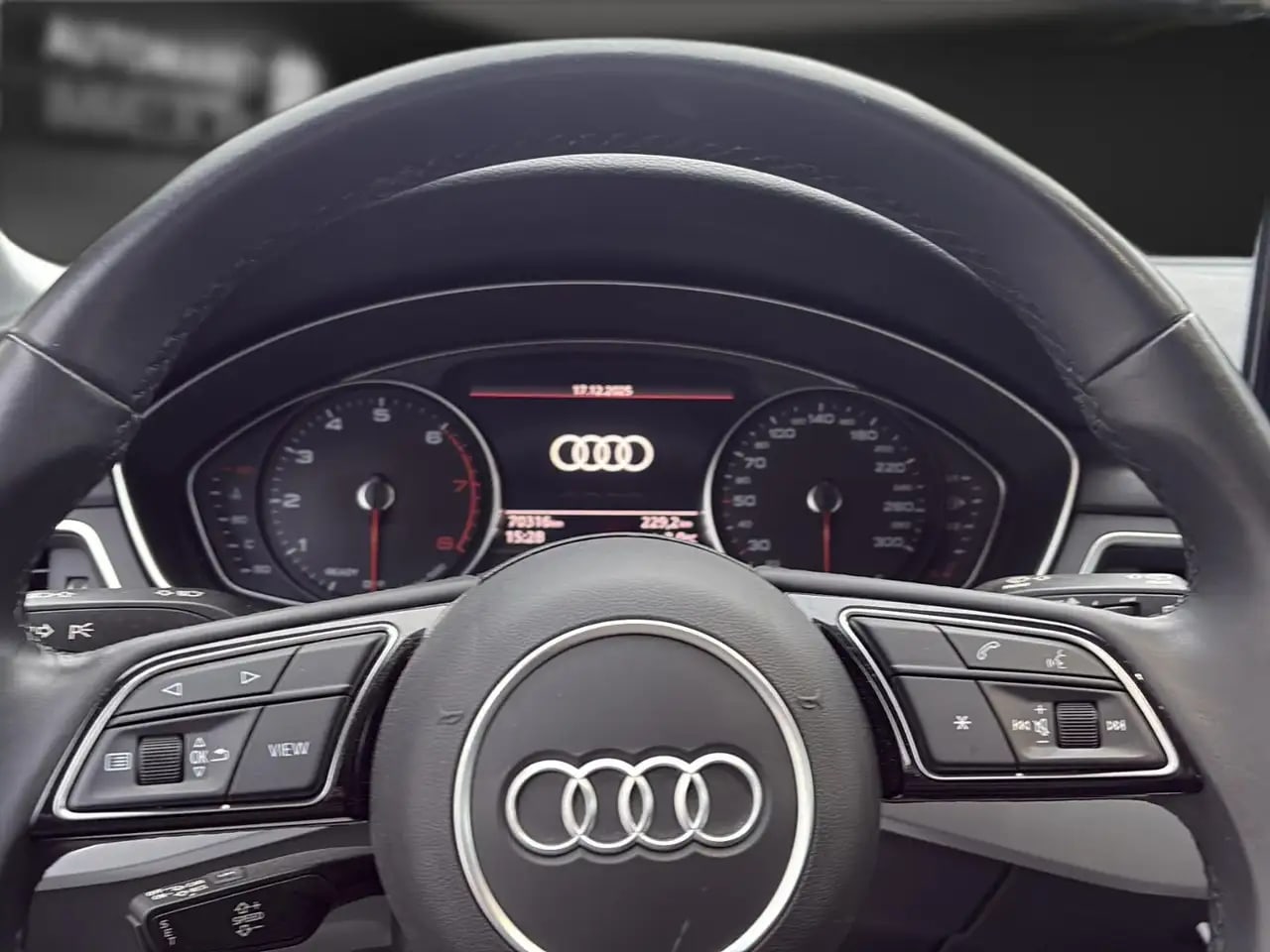 Audi A4 35 TFSI STHZG*LED*Navi*Park*Tempo*SH*1Hand 11