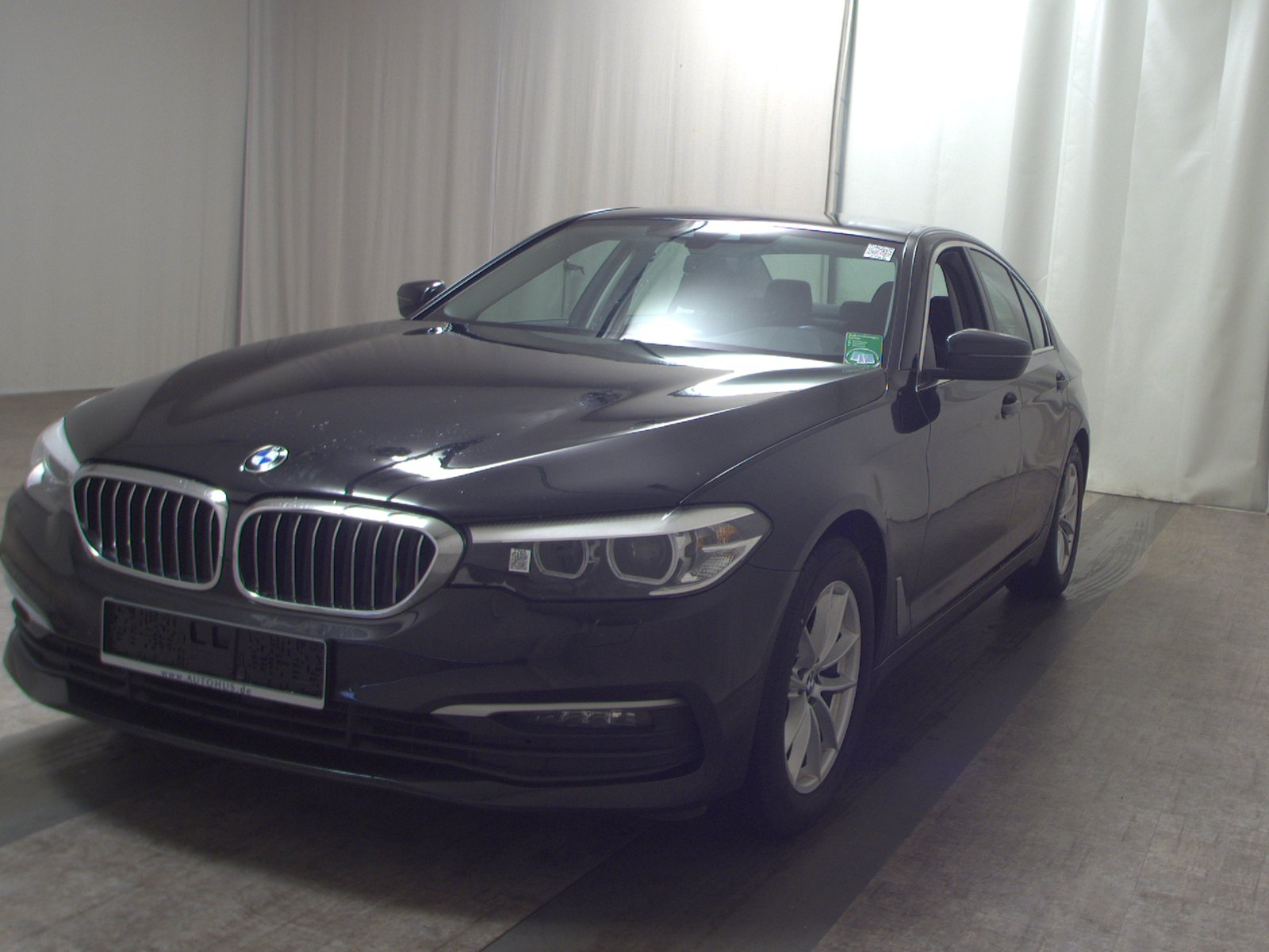 BMW 520dA Navi LED AHK PDC SHZ 2
