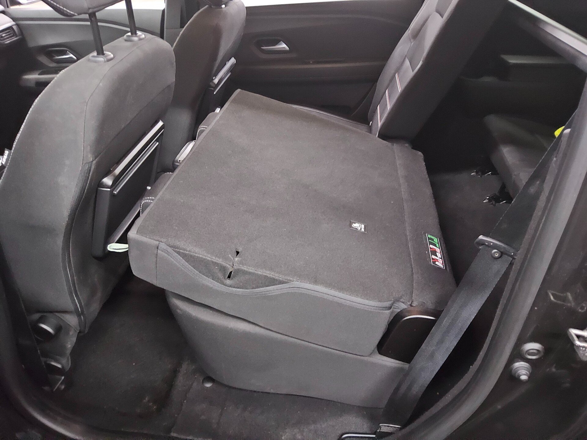 Dacia Jogger 1.0 TCe 7-Sitze Navi LED Shz RFK 13