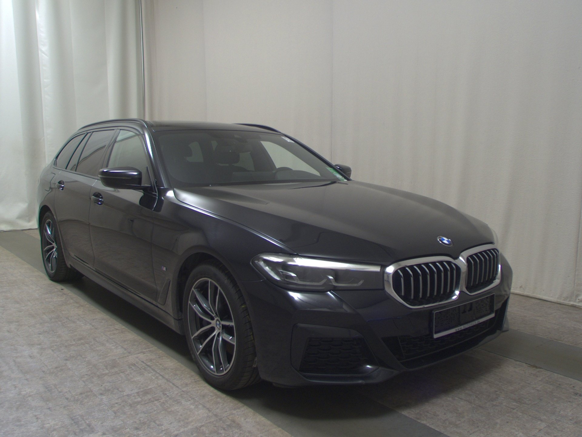BMW 520dA Touring M-Sport Navi LC Pro HuD Pano HiFi 3