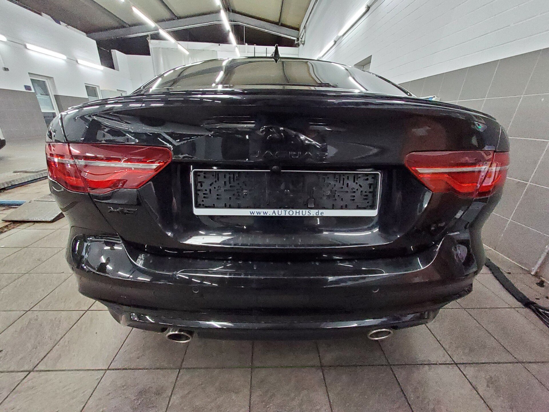 Jaguar XE P250 AWD R-Dynamic Leder Navi LED 360° ACC 11