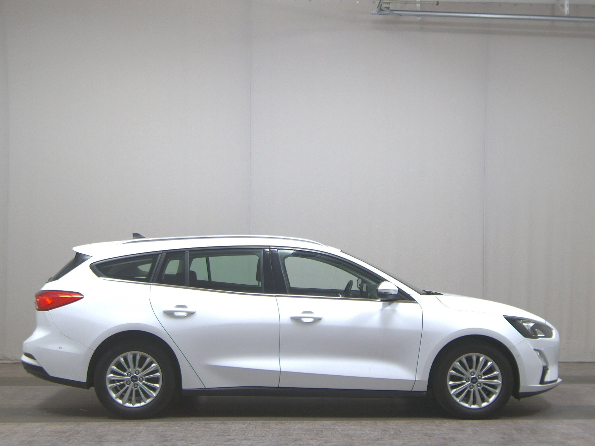 Ford Focus Turnier 1.5 EB Titanium Navi RFK LED