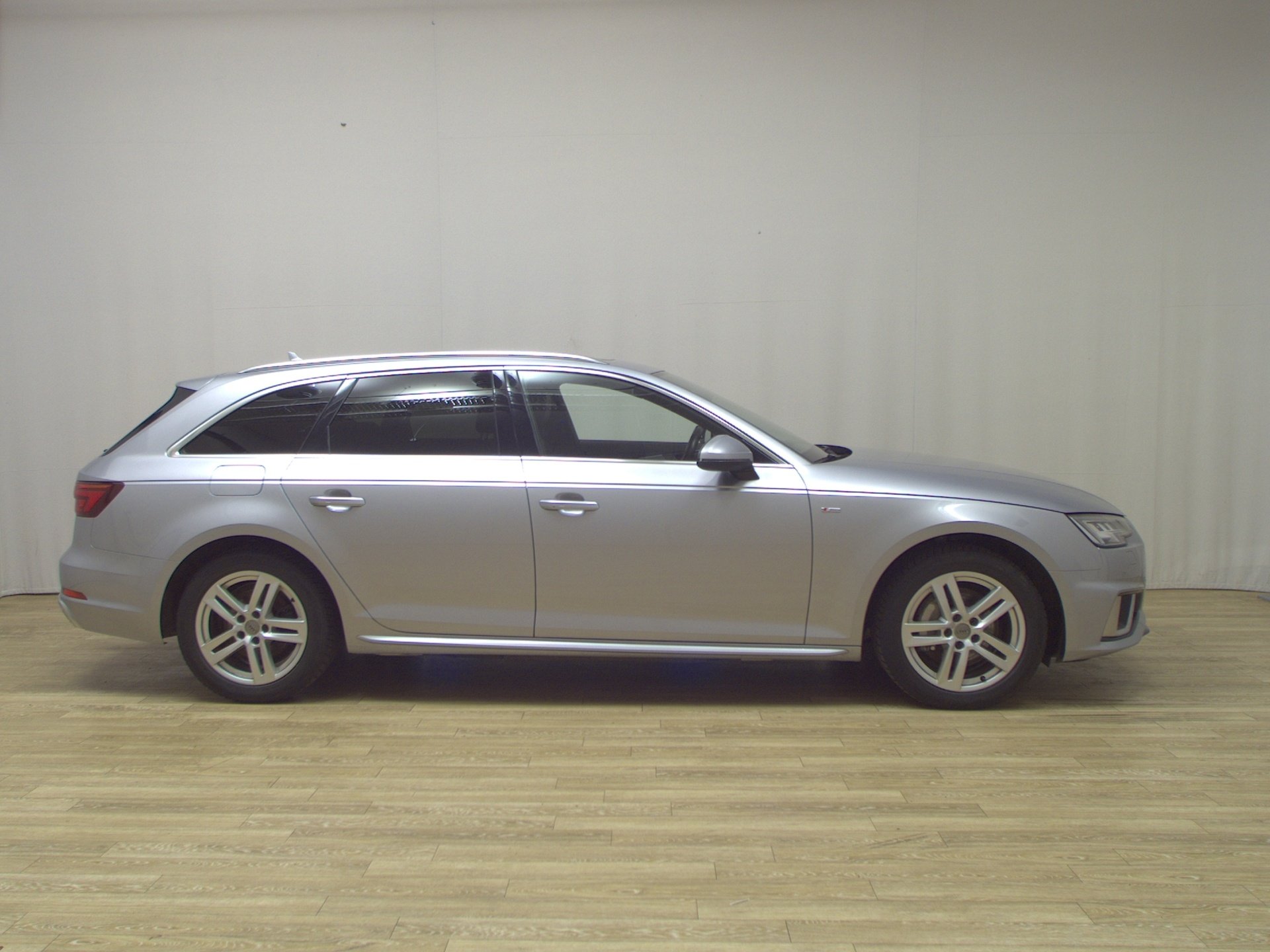Audi A4 Avant 40 TDI S-Line Navi LED vc HuD Pano RFK