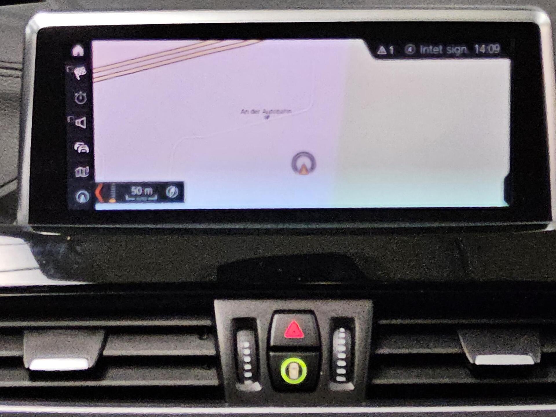 BMW X1 sDrive18d M-Sport AHK Navi LED ACC DAB 7