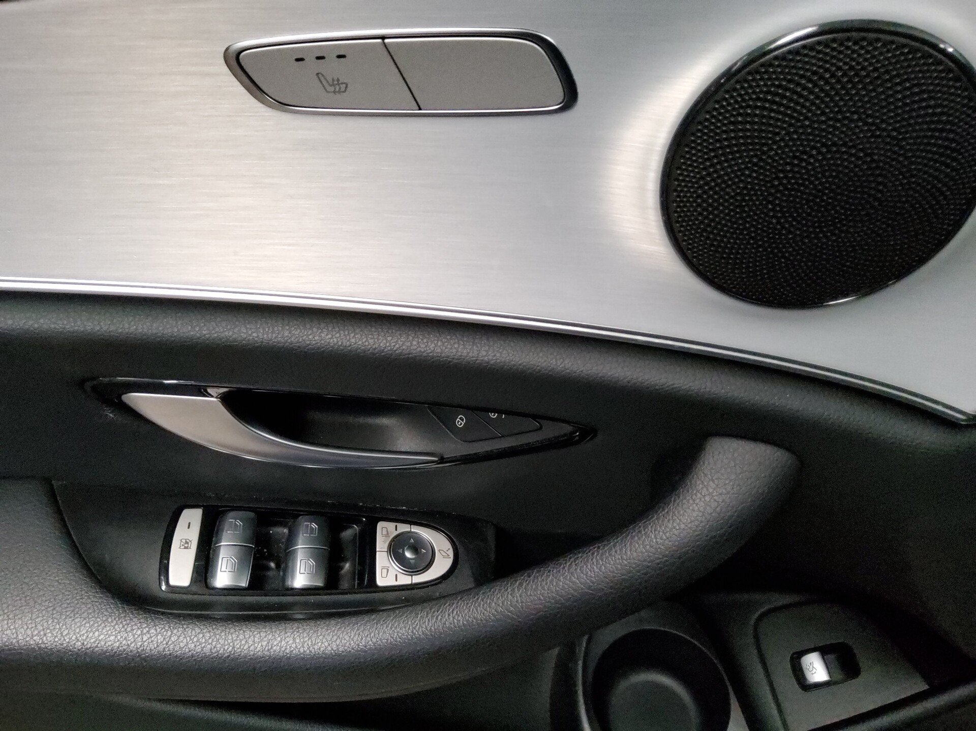 Mercedes-Benz E 220 T d Avantgarde Navi LED MBUX-AR StandHzg 10