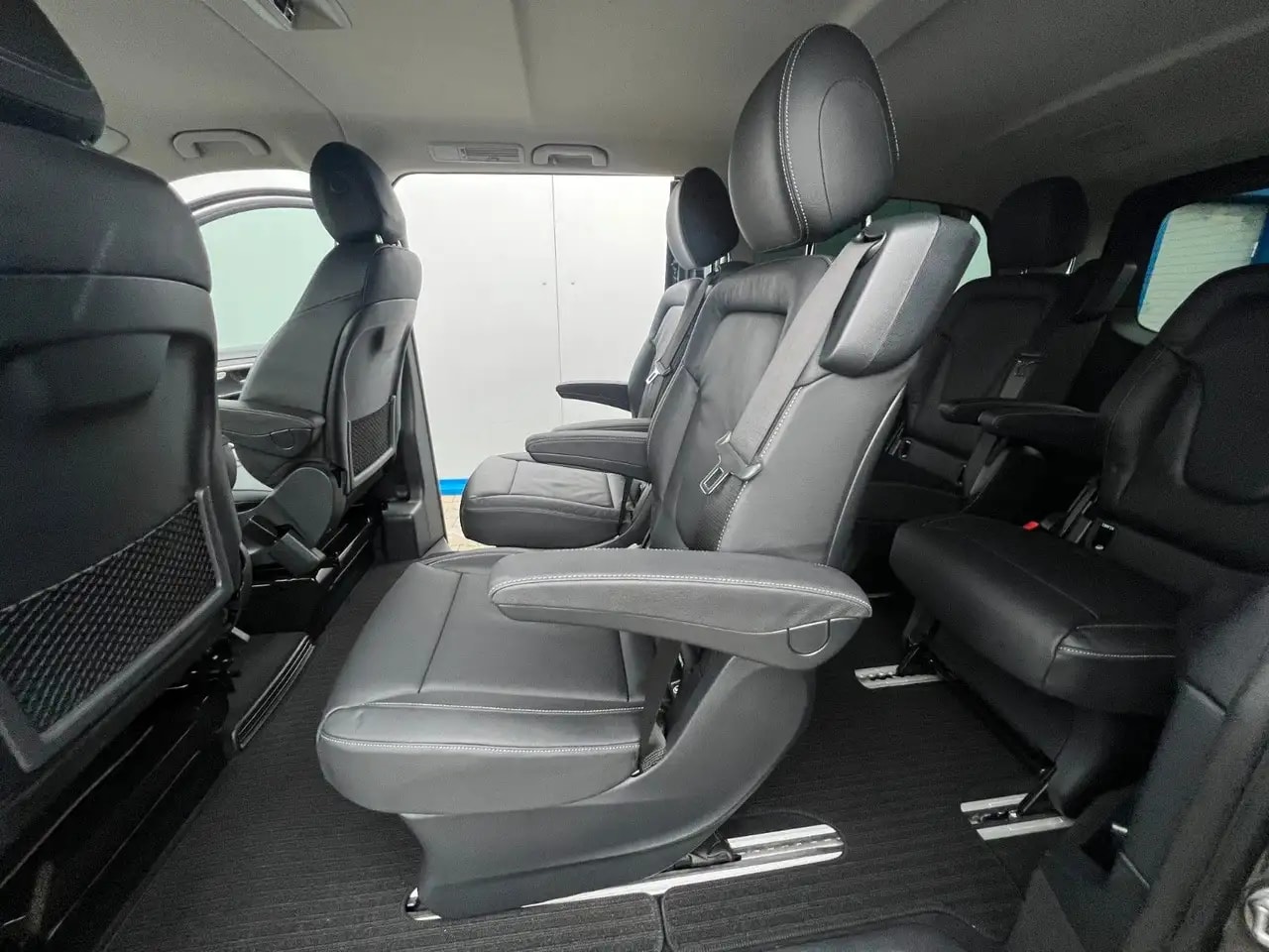 Mercedes-Benz V 300 V300d LANG SPORTPAKET LEDER LED STANDHEIZUNG AHK 13