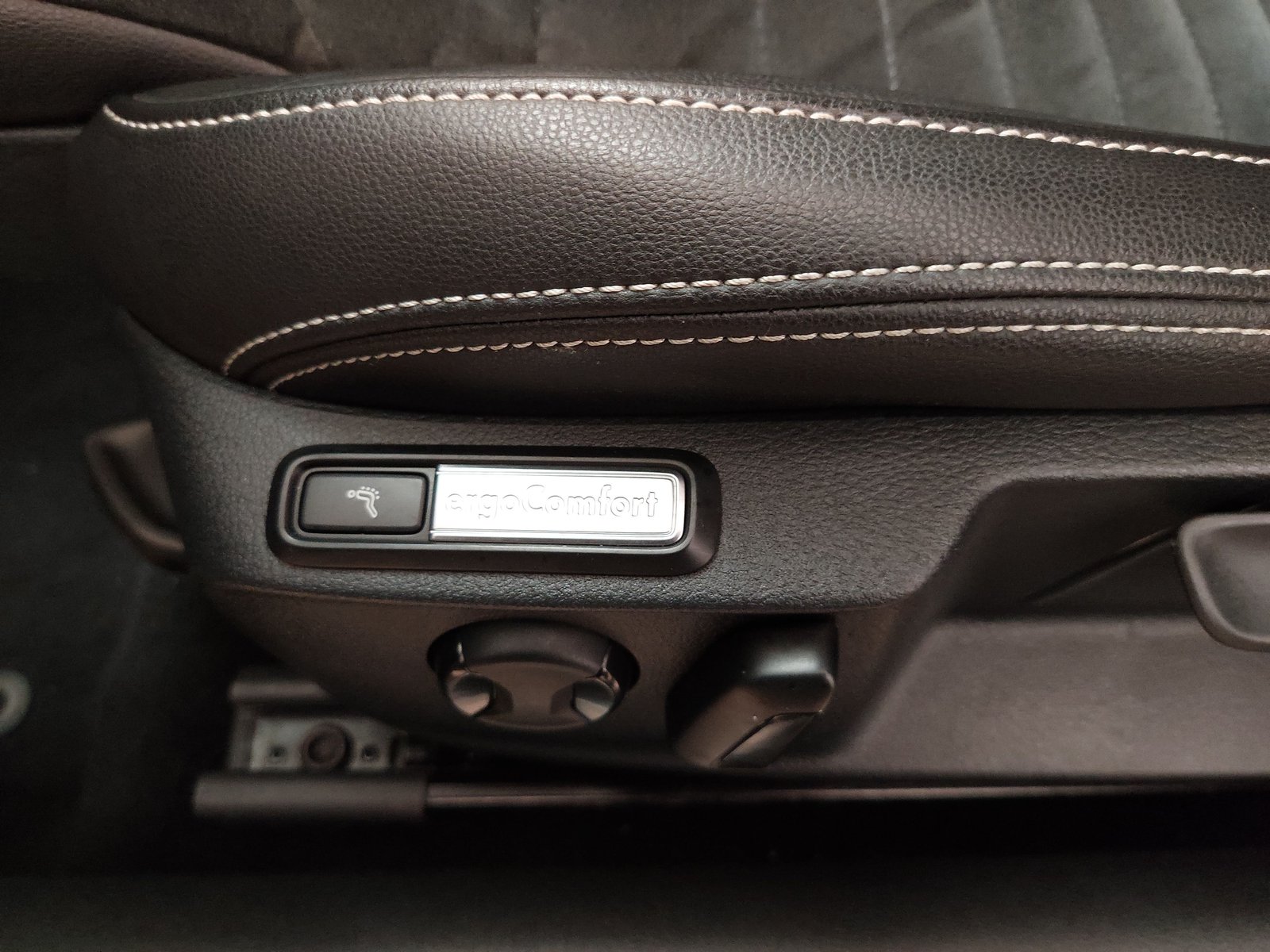 Volkswagen Passat Var. 2.0 TDI Elegance AID Navi Matrix AHK 15