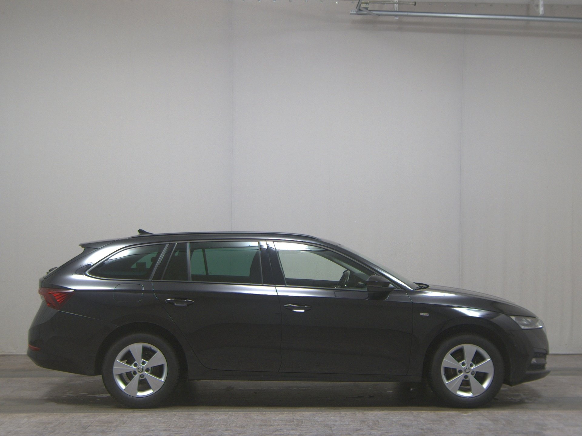 Skoda Octavia Kombi 2.0 TDI Ambition Navi LED AHK ACC