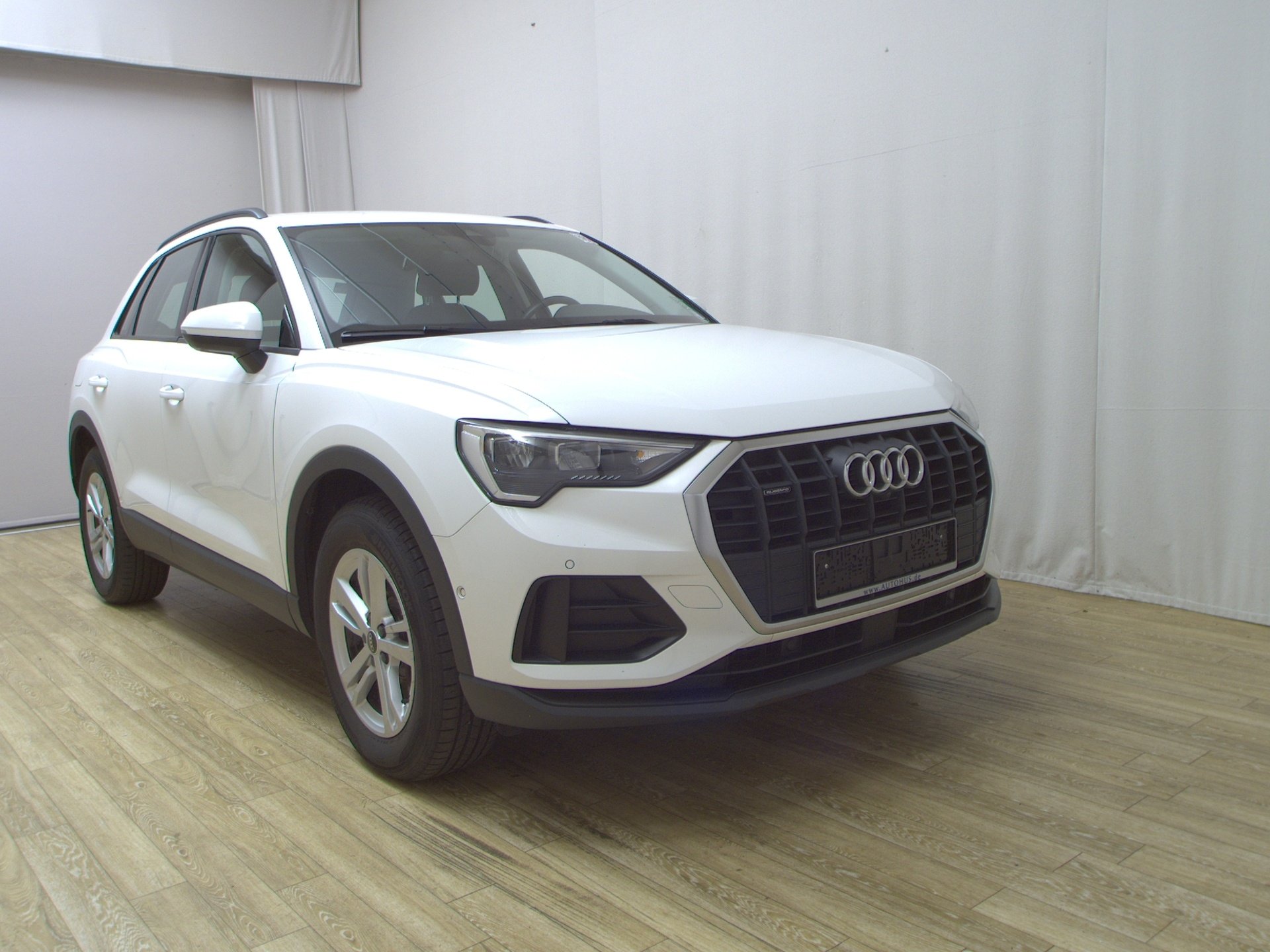 Audi Q3 40 TDI Qu. Navi LED vc RFK Shz 3