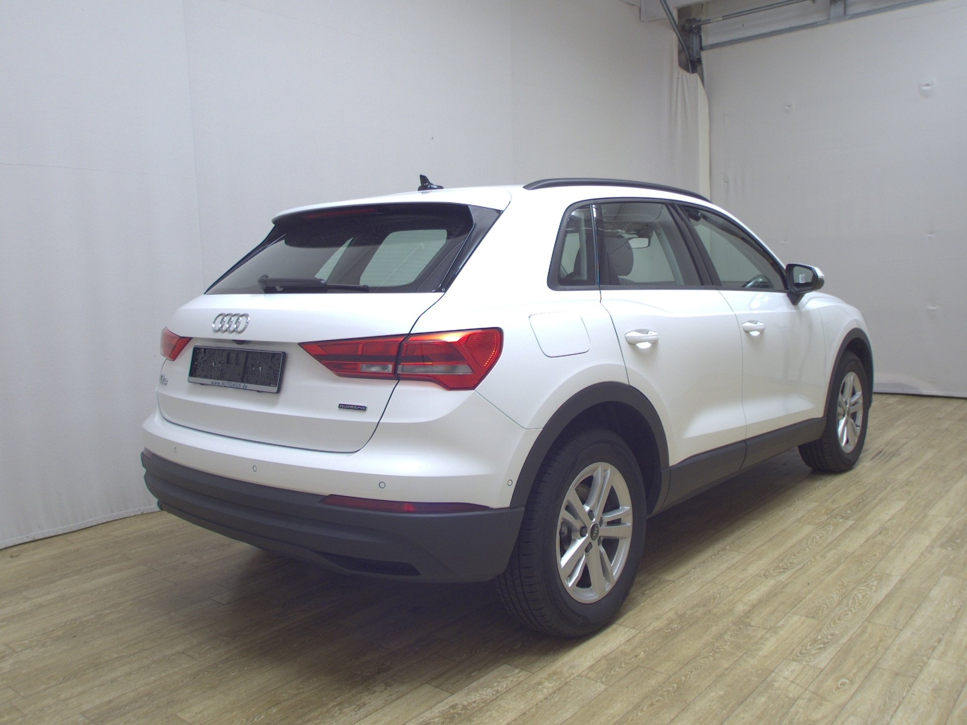 Audi Q3 40 TDI Qu. Navi LED vc RFK Shz 4