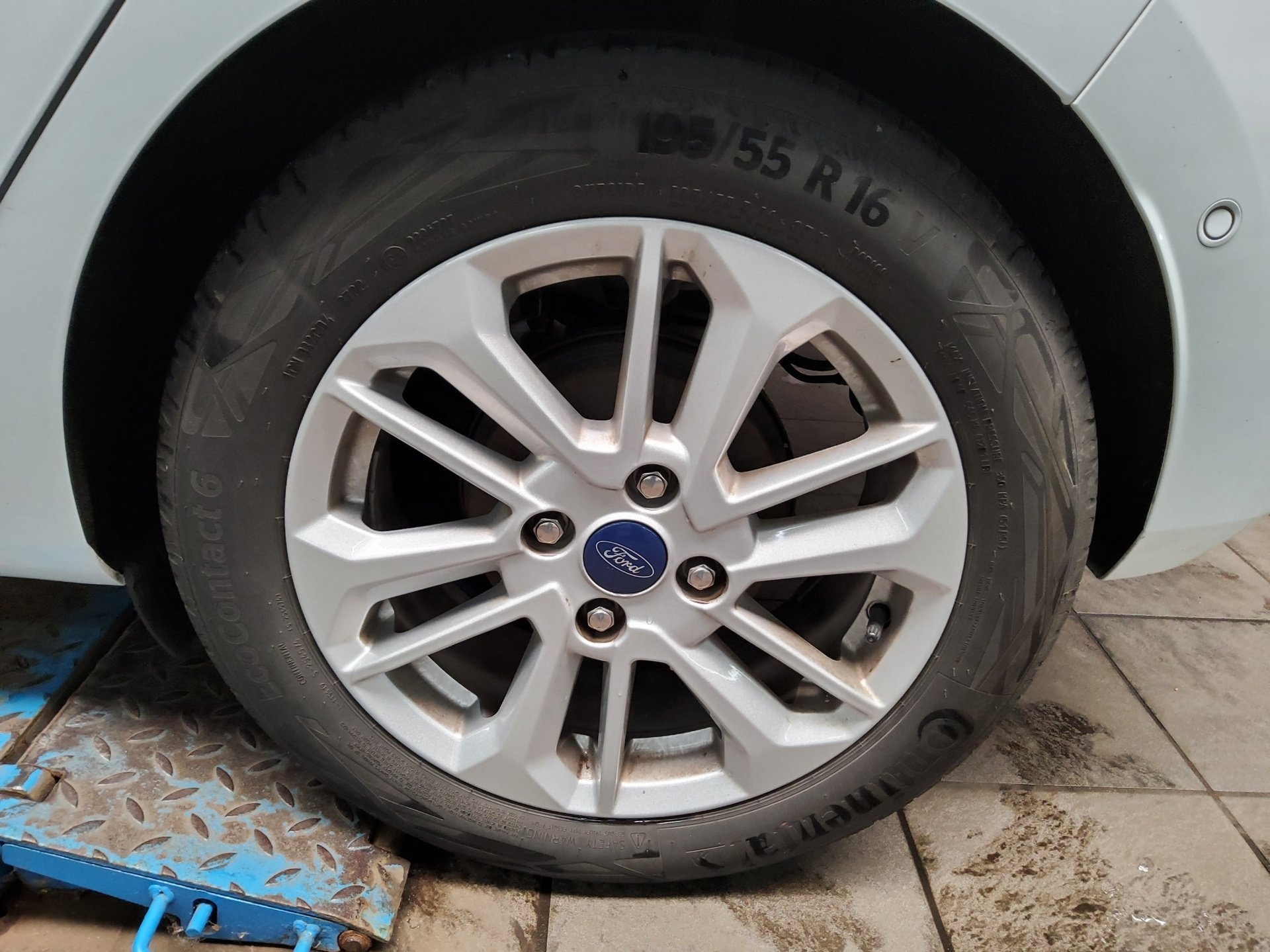 Ford Fiesta 1.0 EB Titanium Navi LED RfK ACC PDC Shz 10