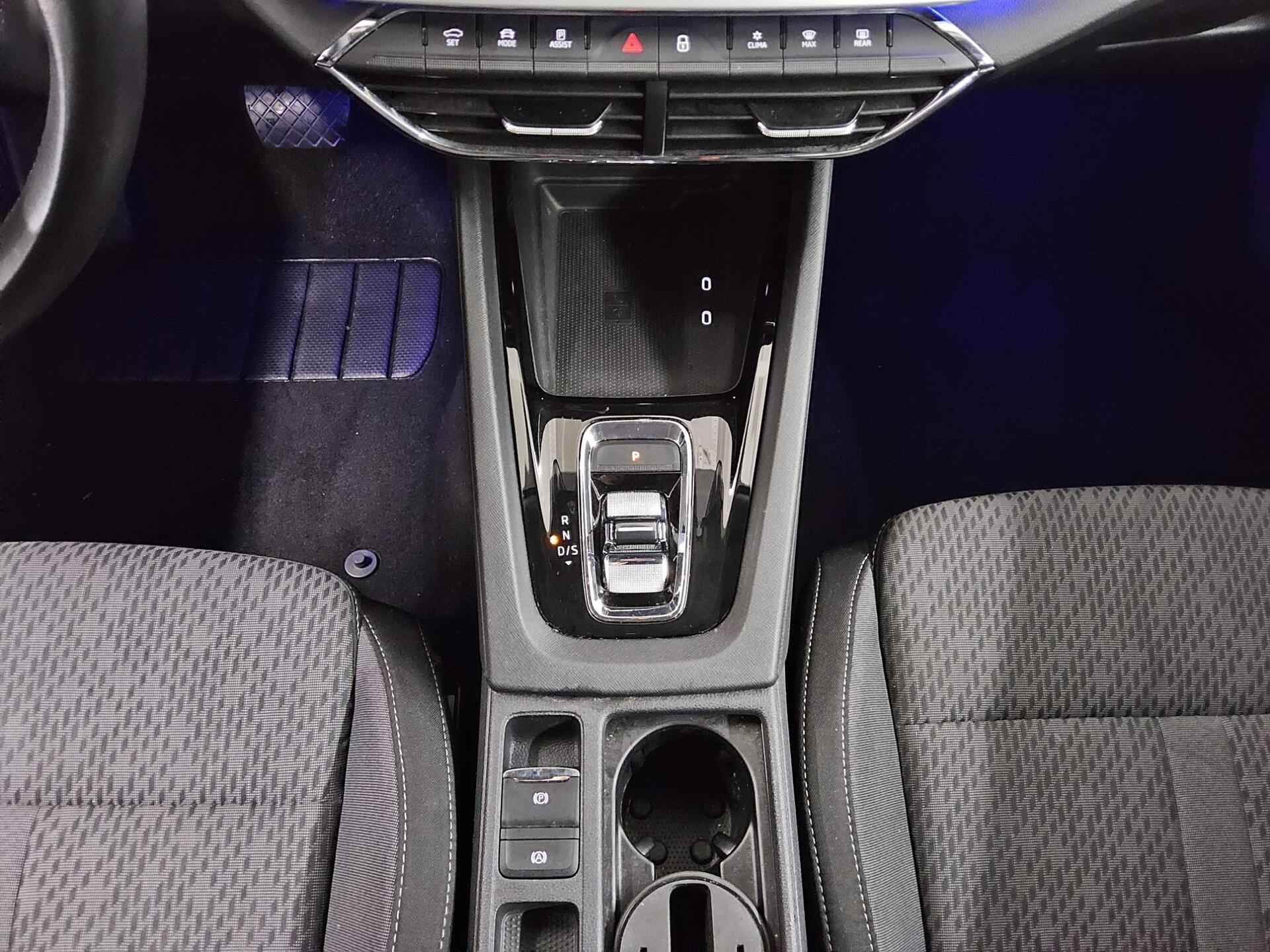 Skoda Octavia Kombi 2.0 TDI Style Navi LED ACC HuD AHK 6