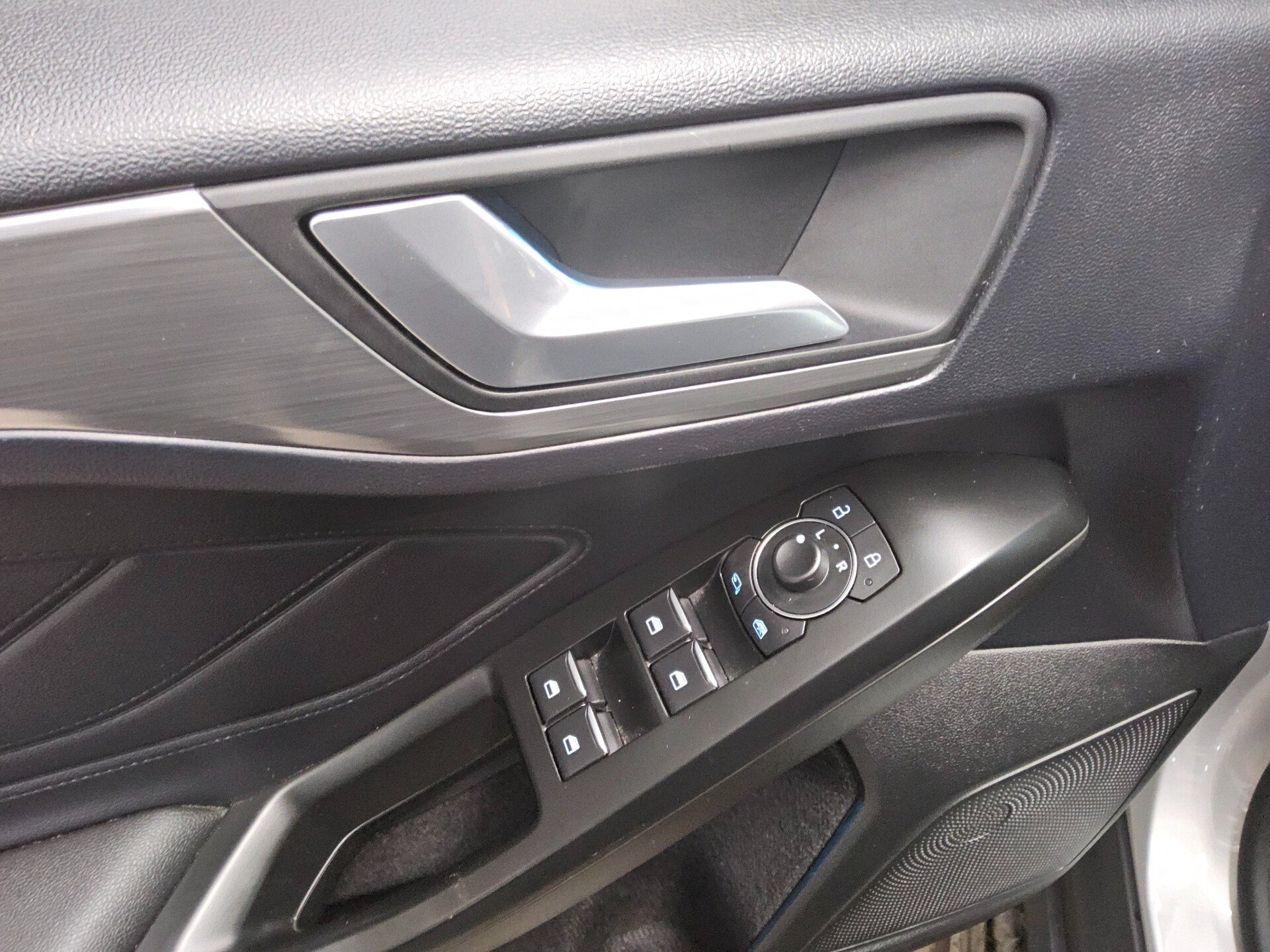 Ford Focus Turnier 1.0 EB Titanium Navi LED RFK 9