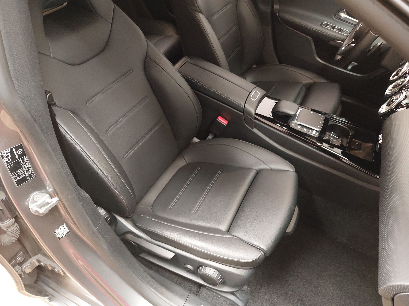 Mercedes-Benz CLA 250 Shooting Brake e Progressive Pano AHK RFK 10