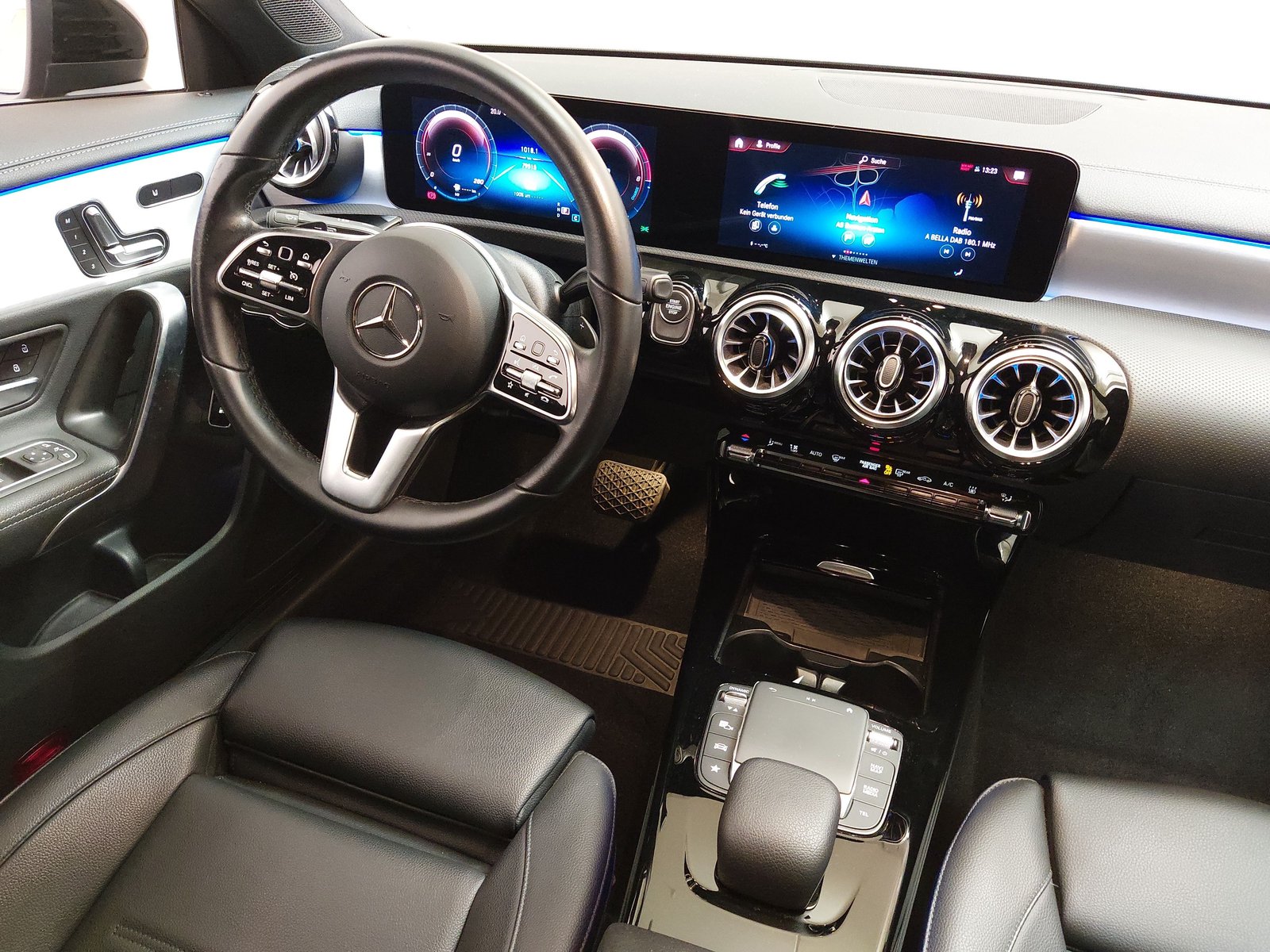 Mercedes-Benz CLA 250 Shooting Brake e Progressive Pano AHK RFK 13