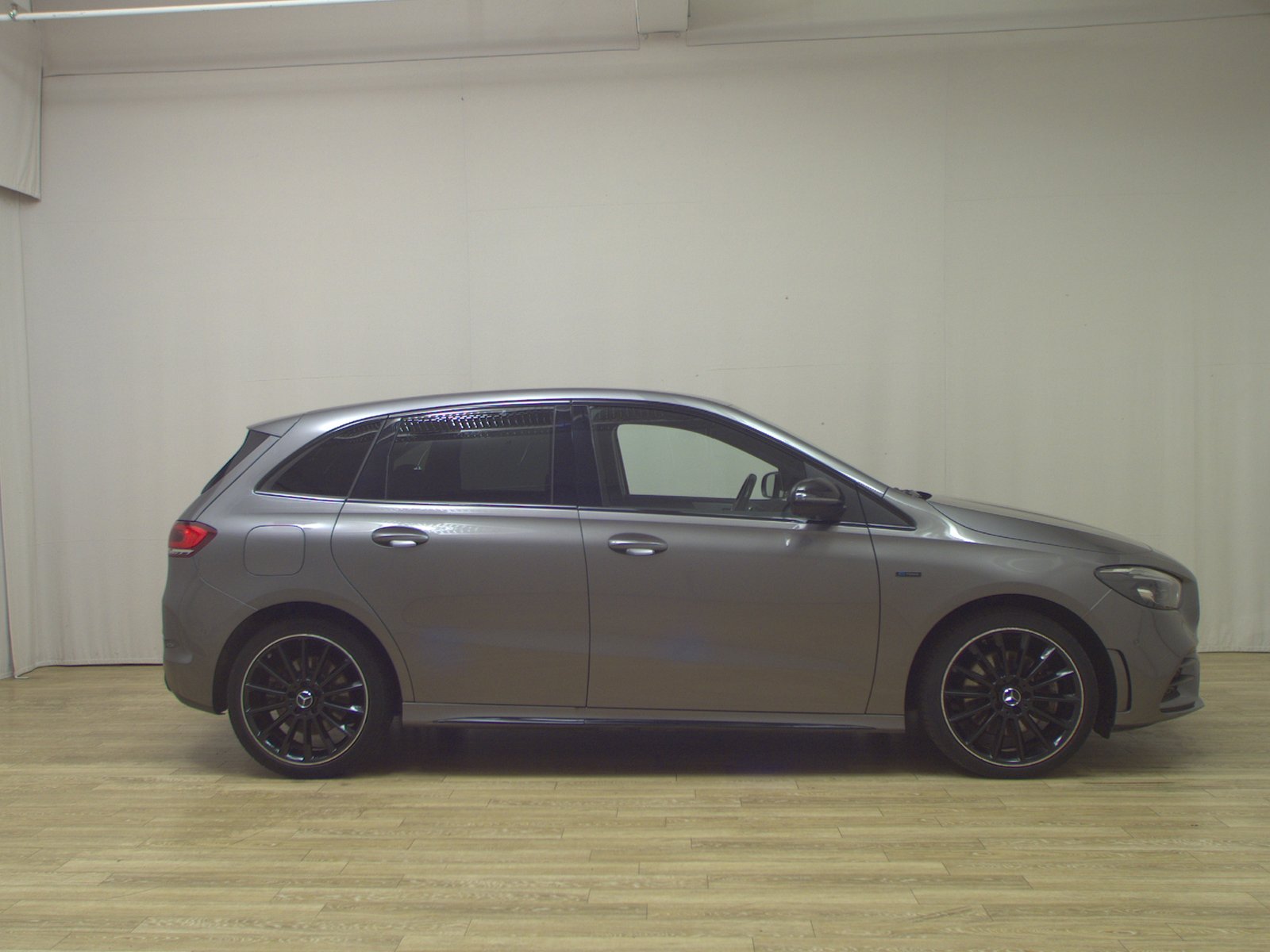 Mercedes-Benz B 250 e AMG-Line AHK RFK