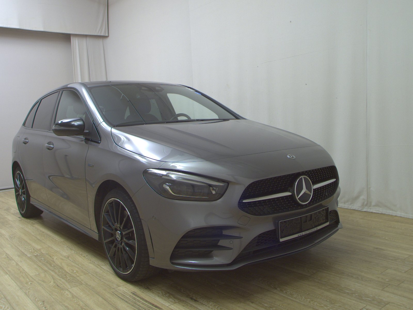 Mercedes-Benz B 250 e AMG-Line AHK RFK 3
