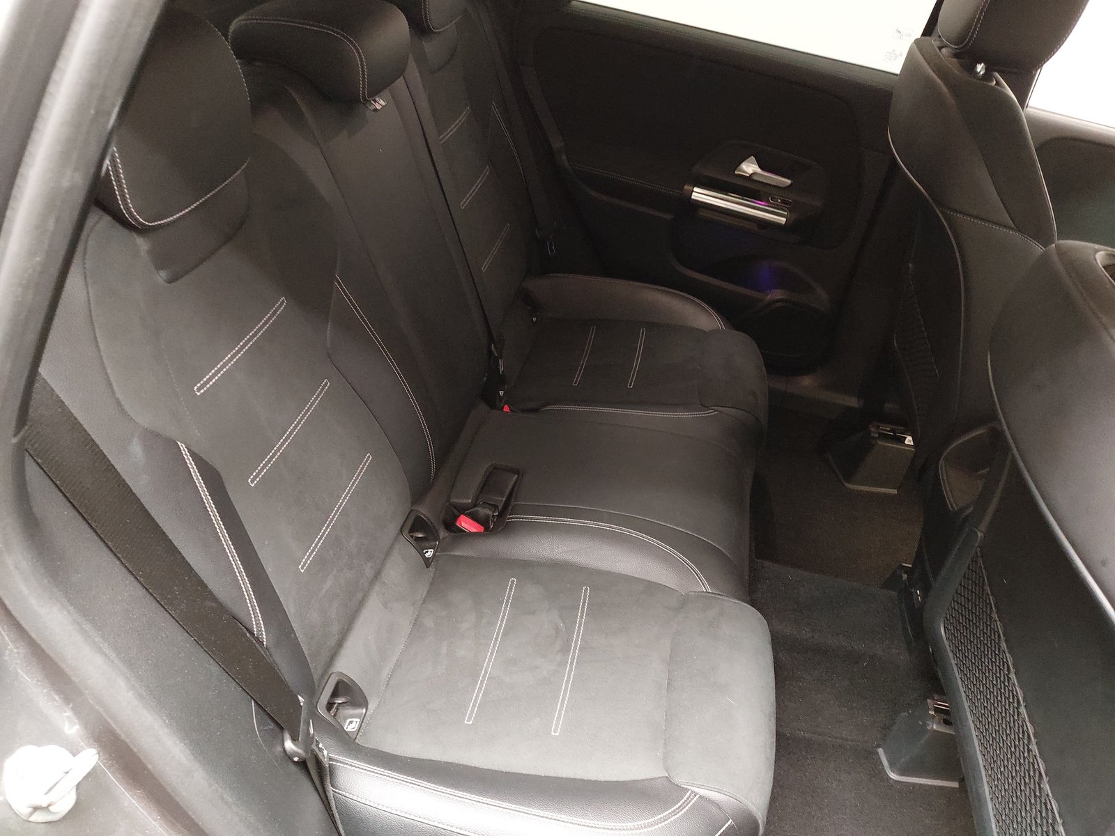 Mercedes-Benz B 250 e AMG-Line AHK RFK 12