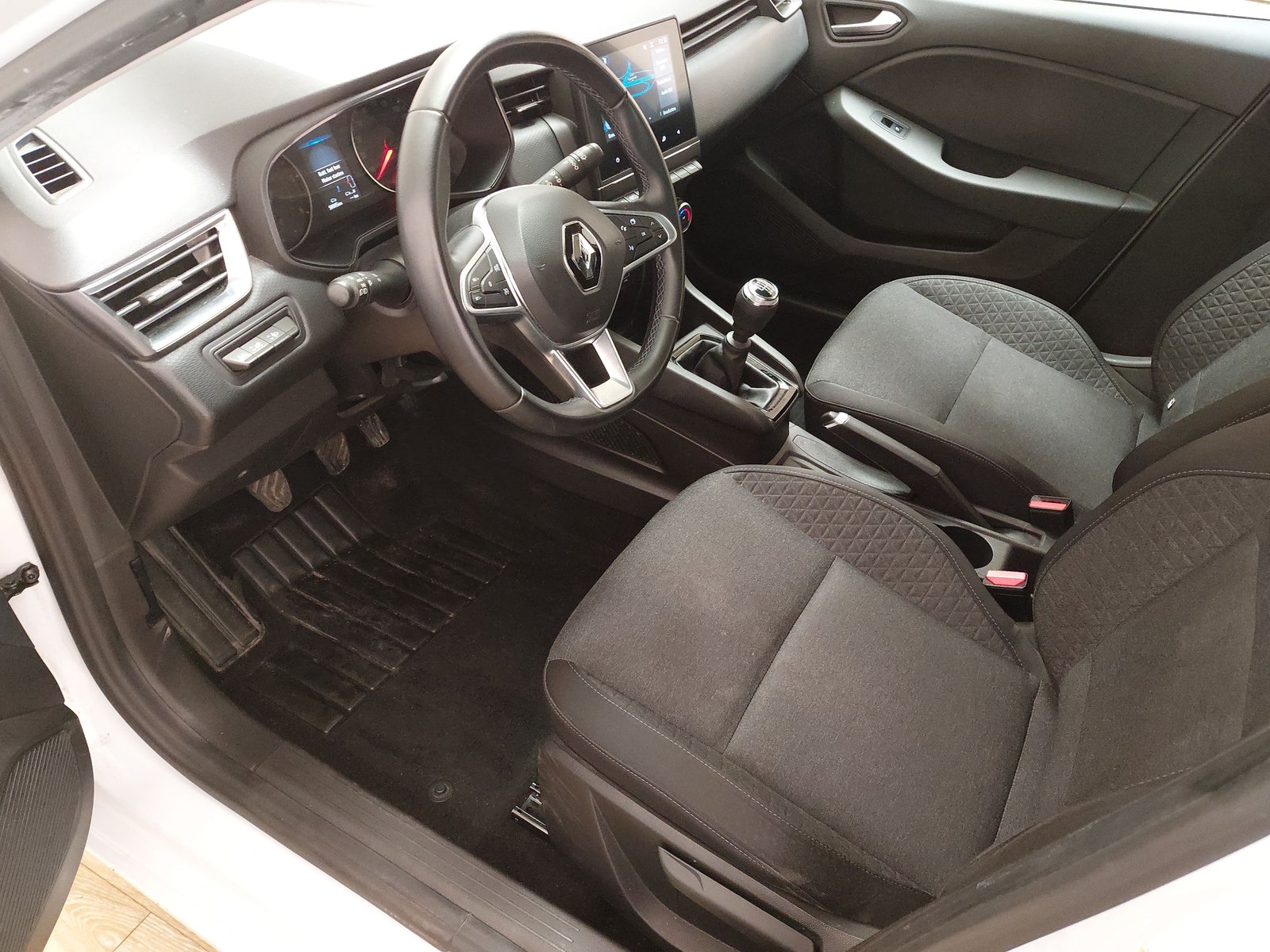 Renault Clio 1.5 BLUE dCi Business Ed. NAVI LED SHZ PDC BT 6