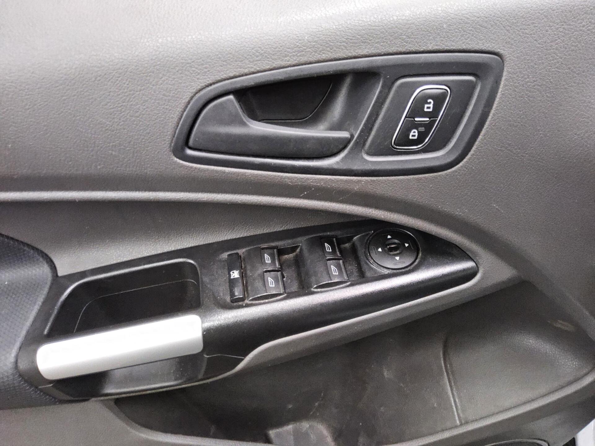 Ford Grand Tourneo Connect 1.5 EB Trend Navi RfK AHK 9