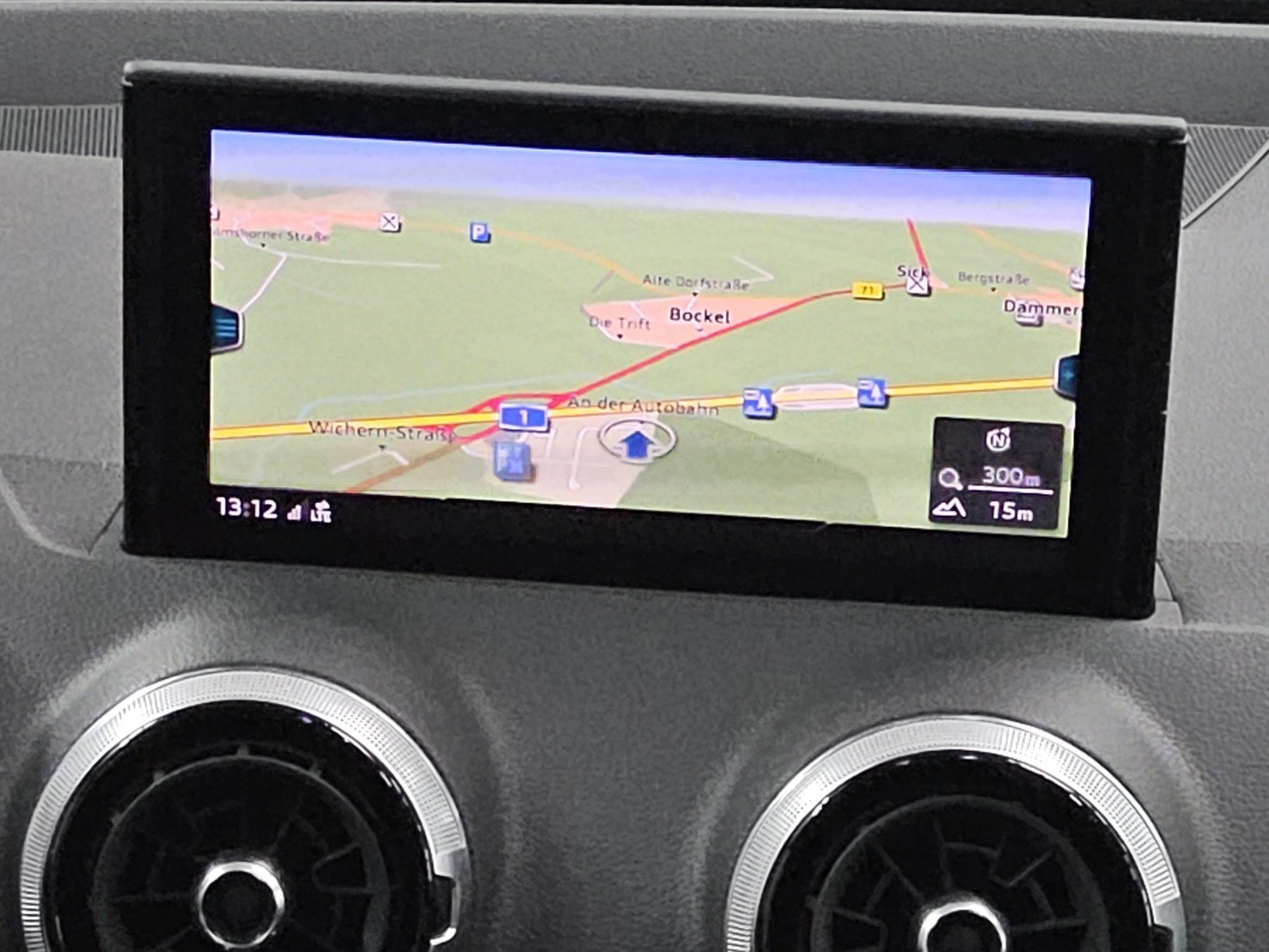 Audi Q2 2.0 TDI Qu. Navi vc Pano LED Sound 7