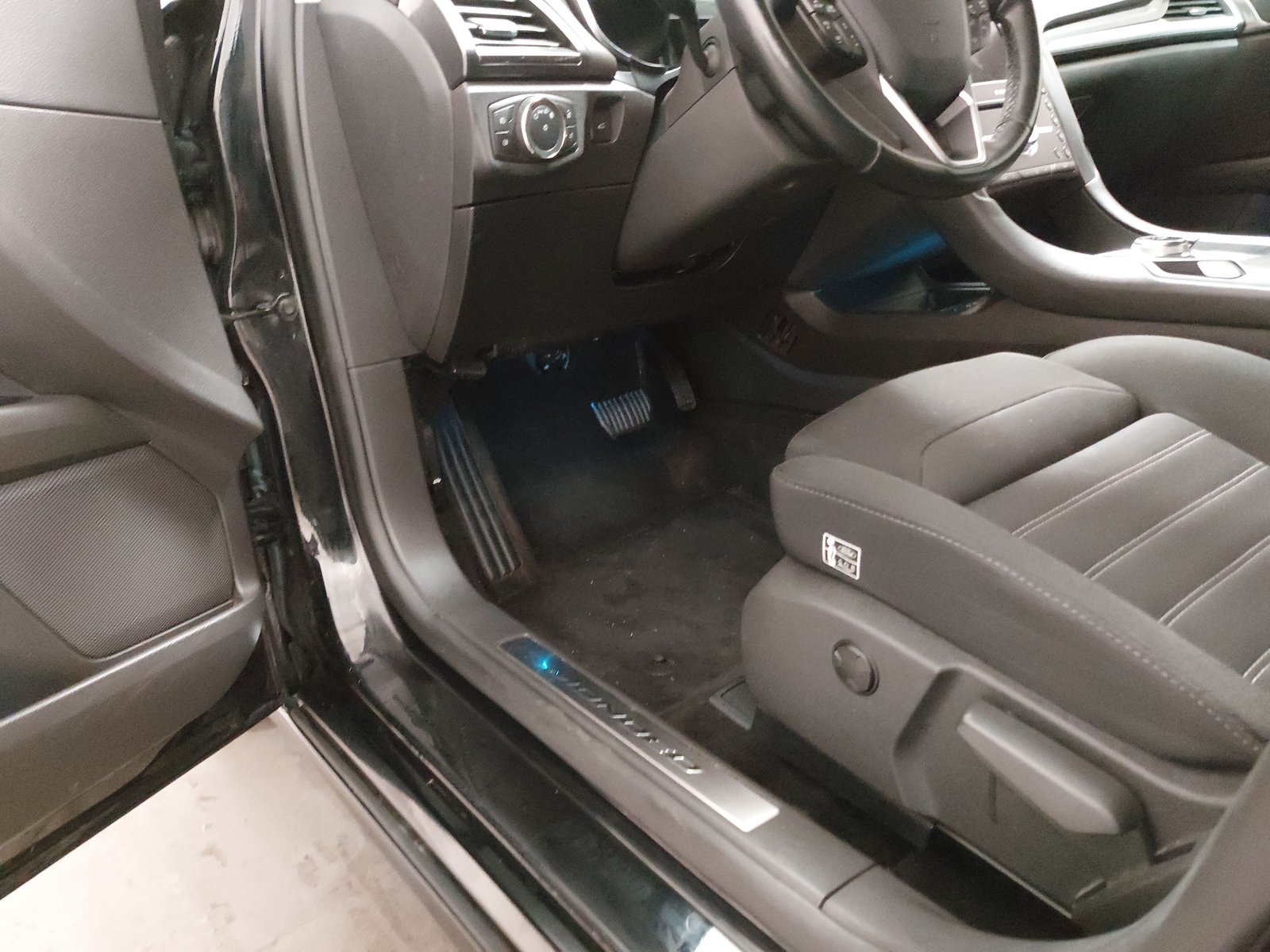 Ford Mondeo Turnier 2.0 EB Titanium SHZ 7
