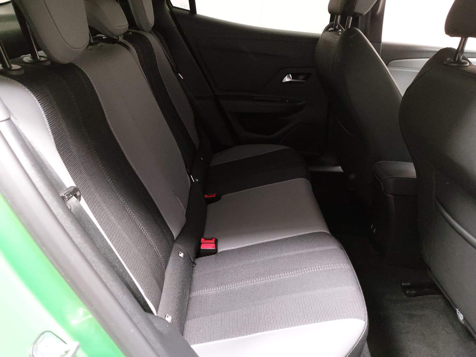 Opel Mokka-e Elegance NAVI CARPLAY ANDROID KLIMAAUT PDC 12