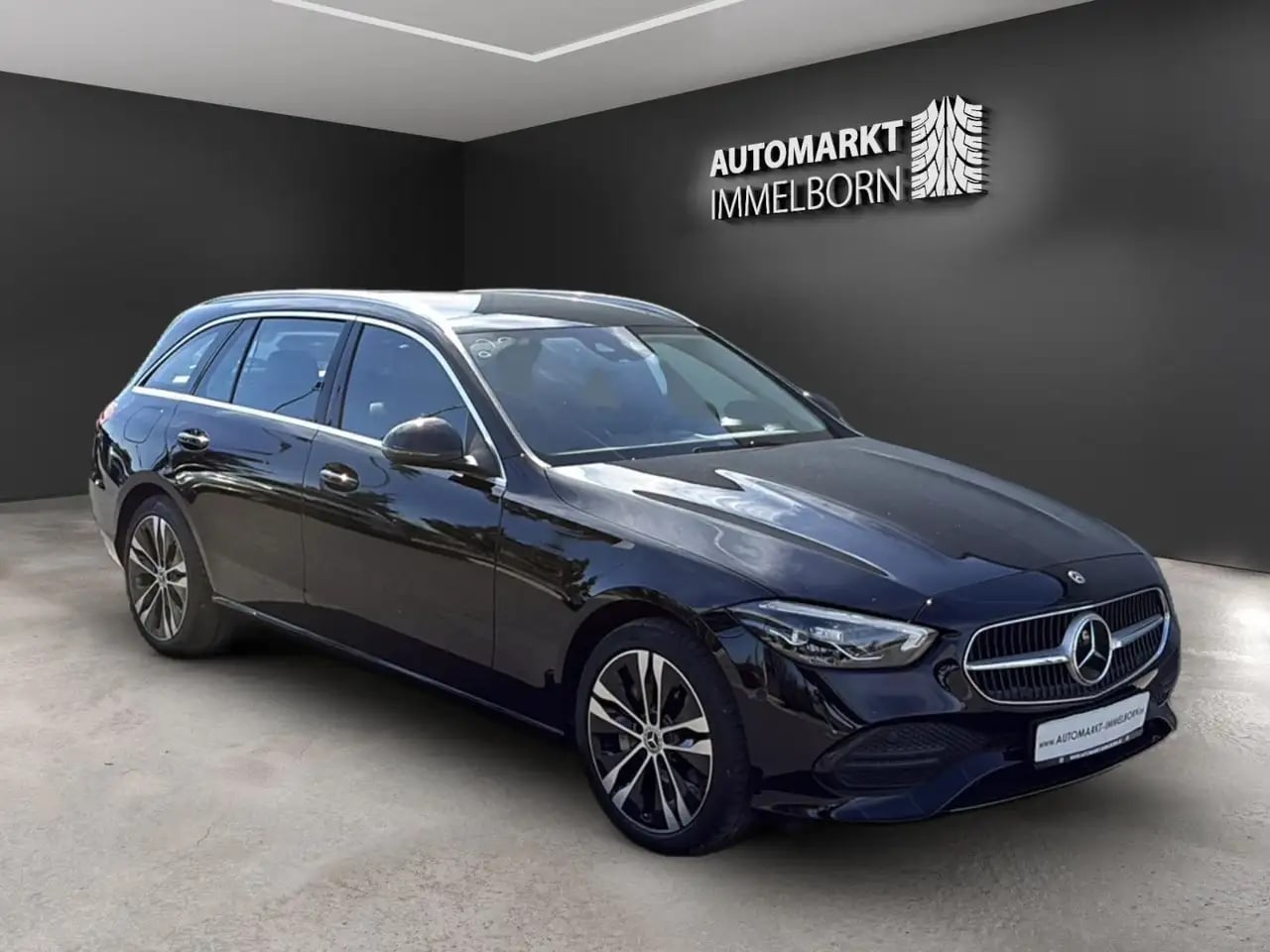 Mercedes-Benz C 300 e VollLeder*AHK*Distro*LED*18*Panoramadach