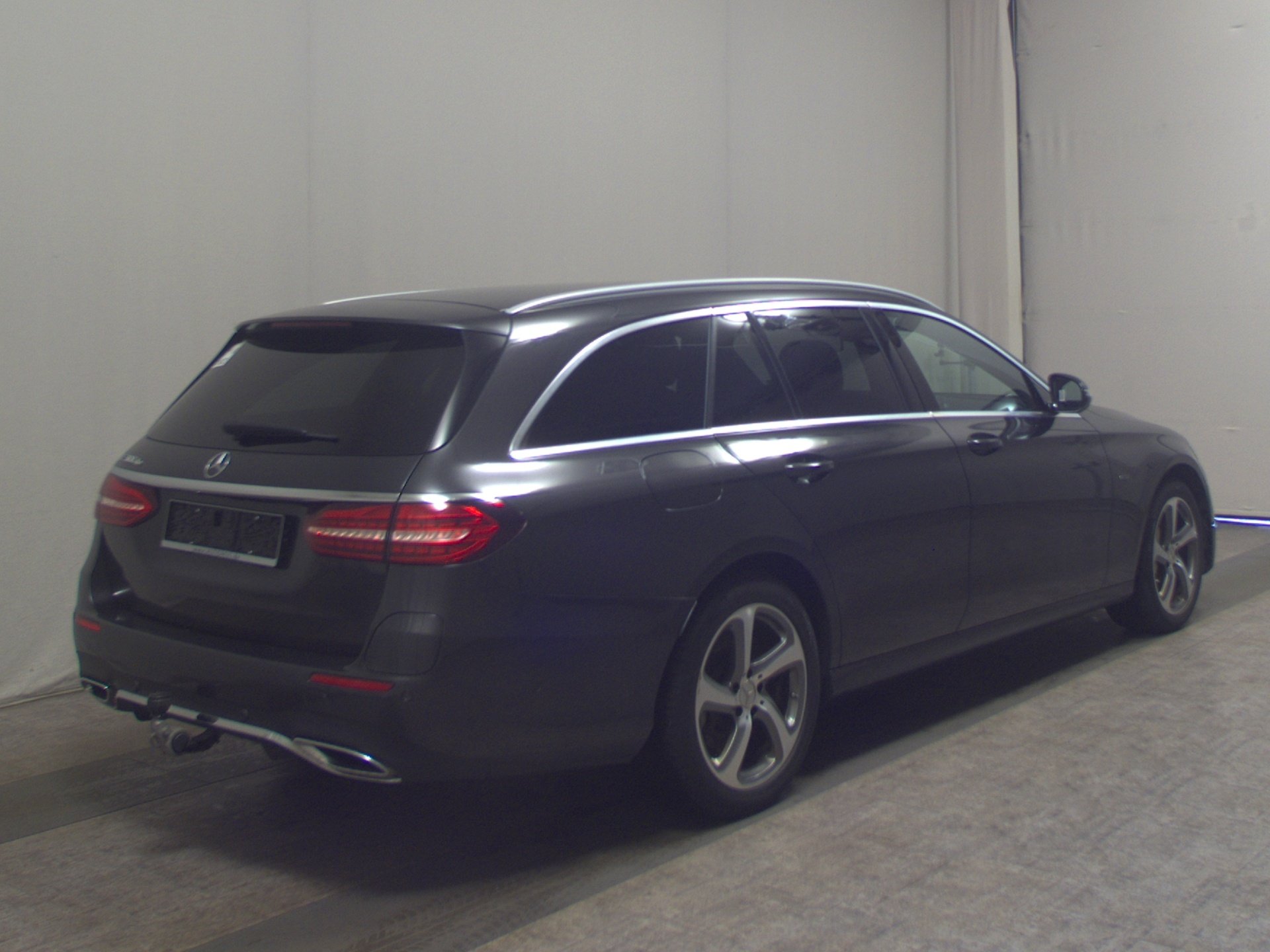 Mercedes-Benz E 300 T de AMG-Line Navi LED Widescreen AHK RFK 4