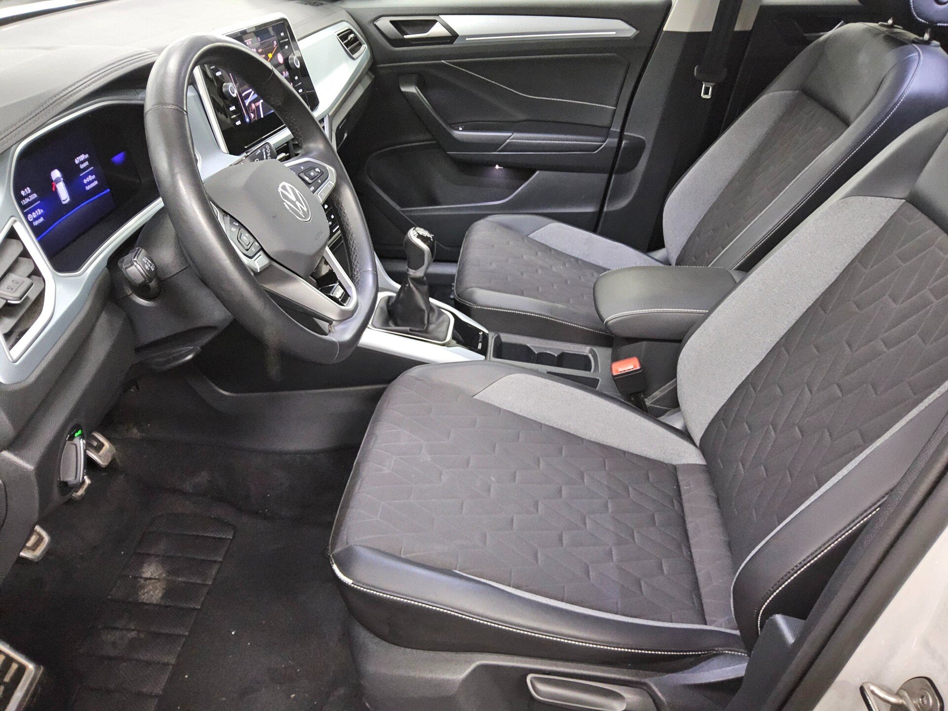 Volkswagen T-Roc 1.0 TSI Navi LED DC ACC PDC Shz 9