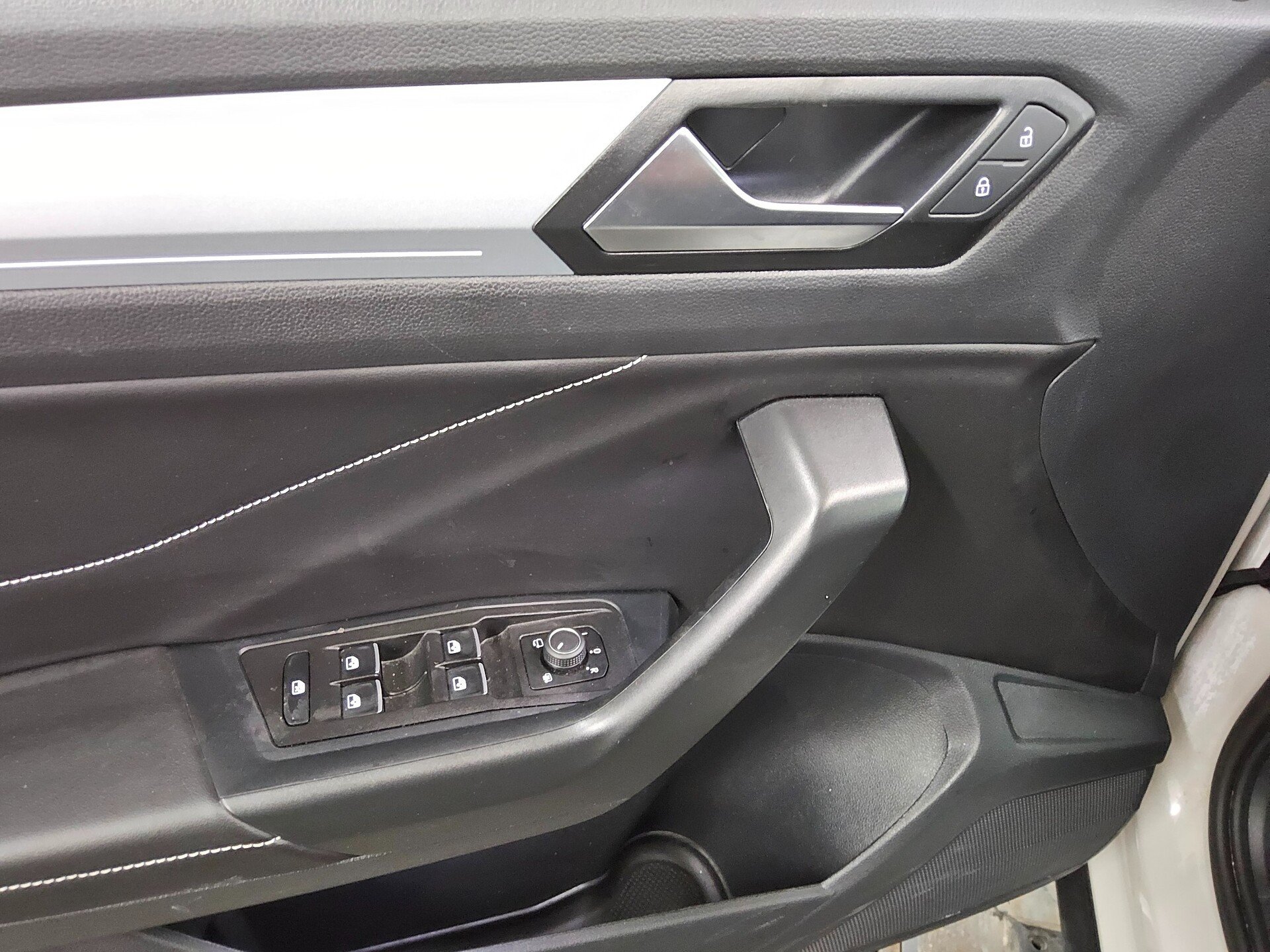 Volkswagen T-Roc 1.0 TSI Navi LED DC ACC PDC Shz 10