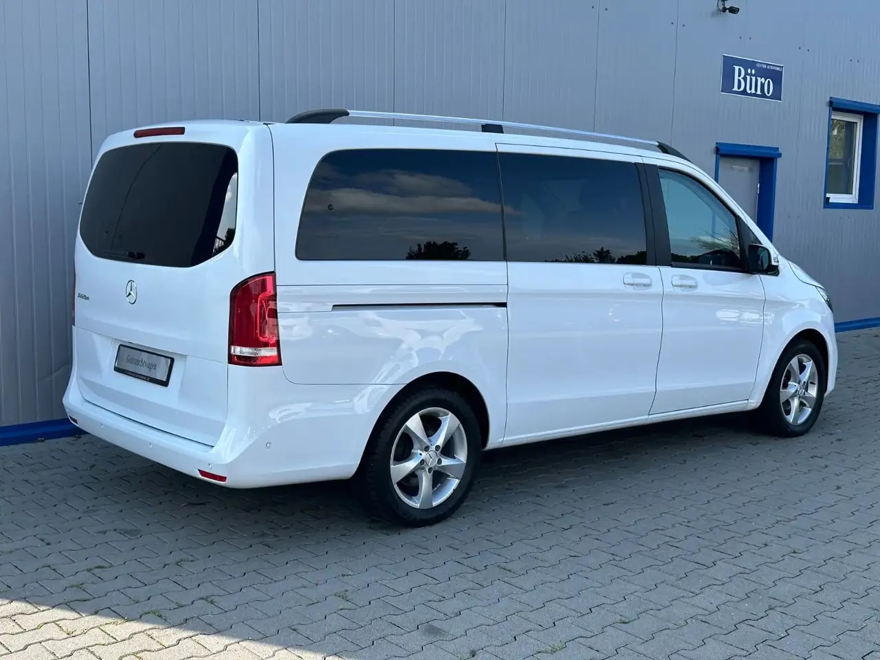 Mercedes-Benz V 220 LANG 9G-TR WEBASTO NAVI MBUX KAMERA 8-SITZ 8