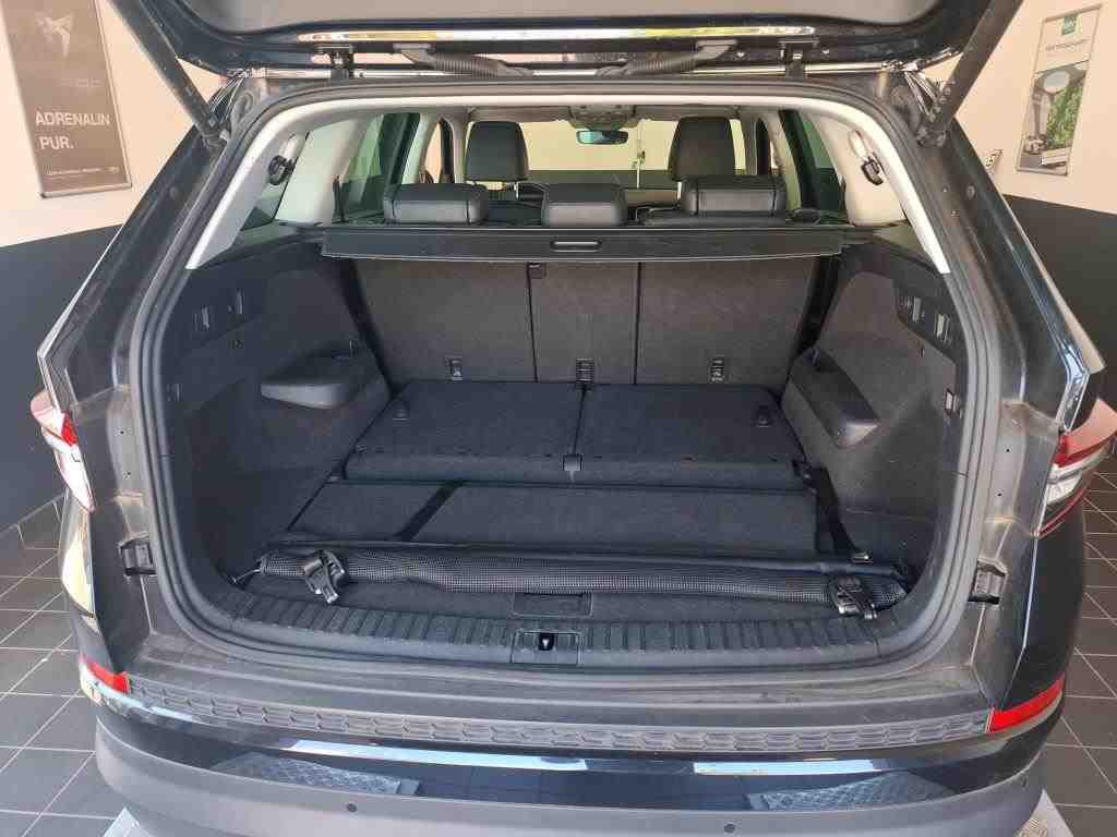 Skoda Kodiaq 2.0 TDI SportLine 7-SITZE NAVI LED RADIO AID 8