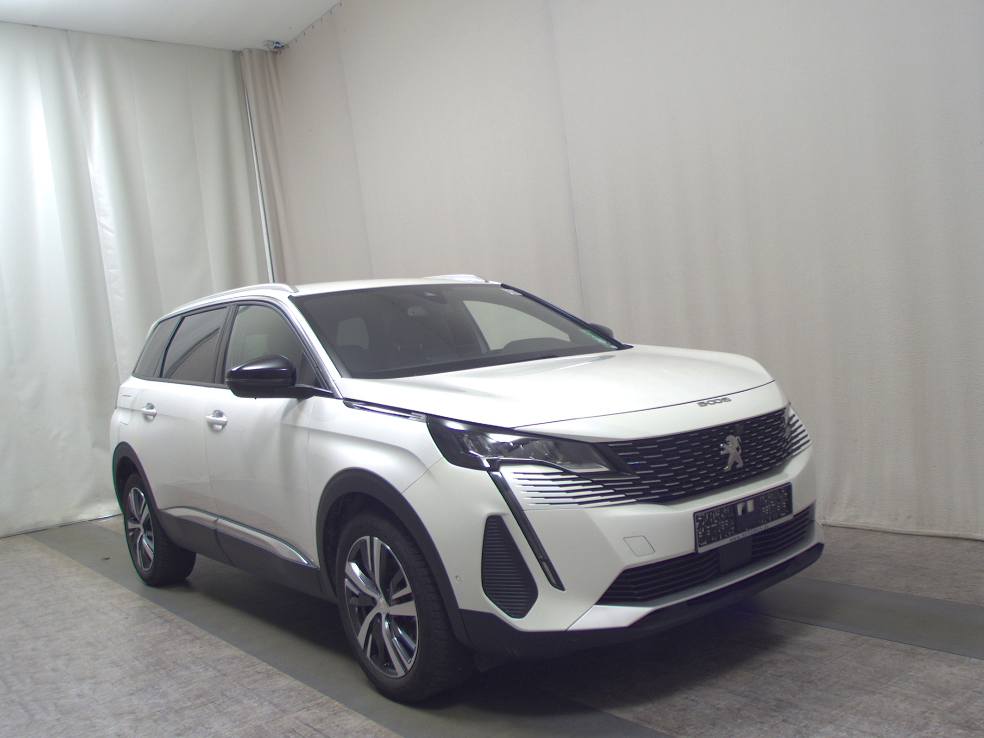 Peugeot 5008 1.2 PureTech Allure 7-Sitze Navi LED RFK 3
