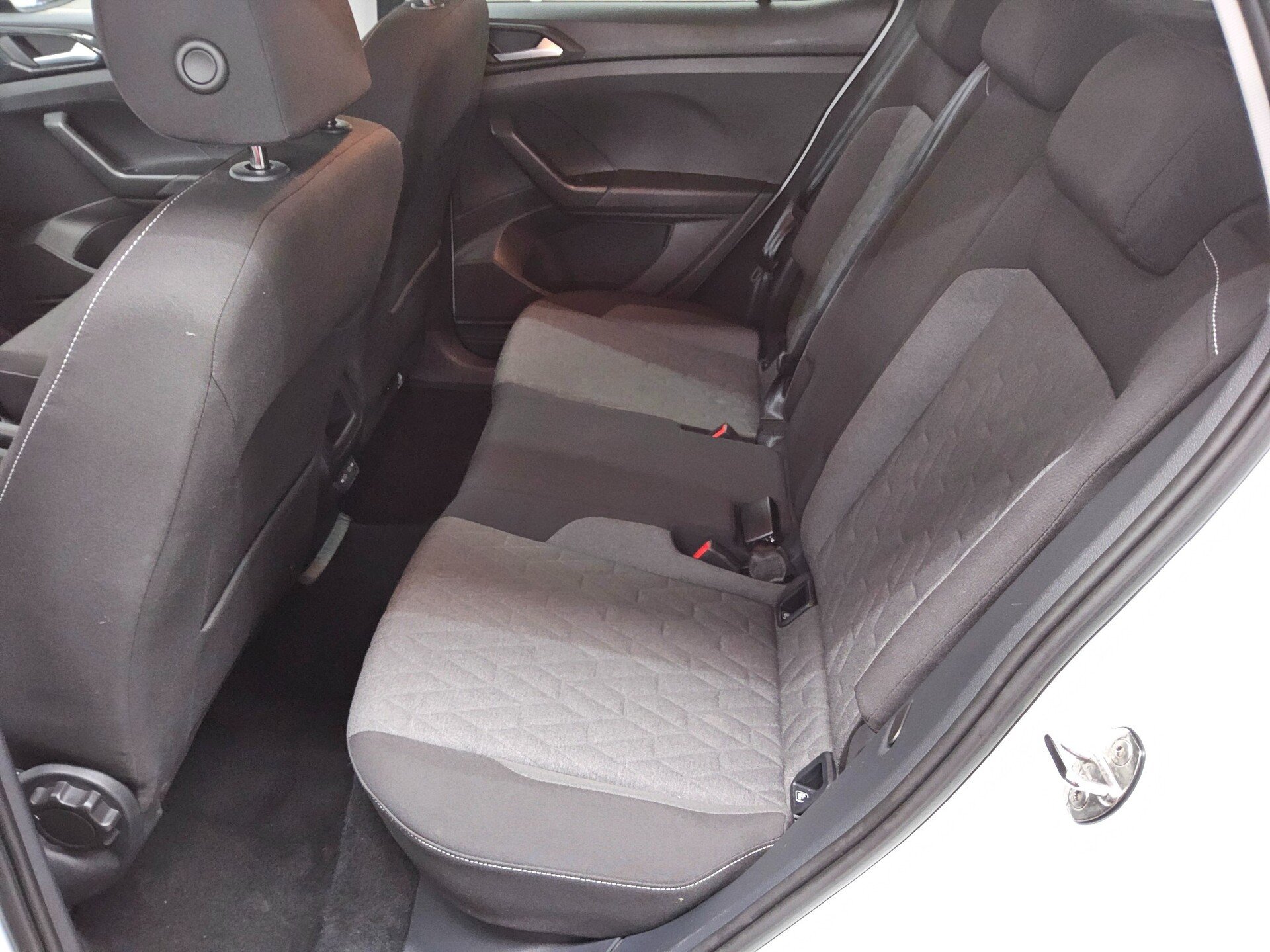 Volkswagen T-Cross 1.0 TSI Life Navi DC LED PDC Shz ACC 13