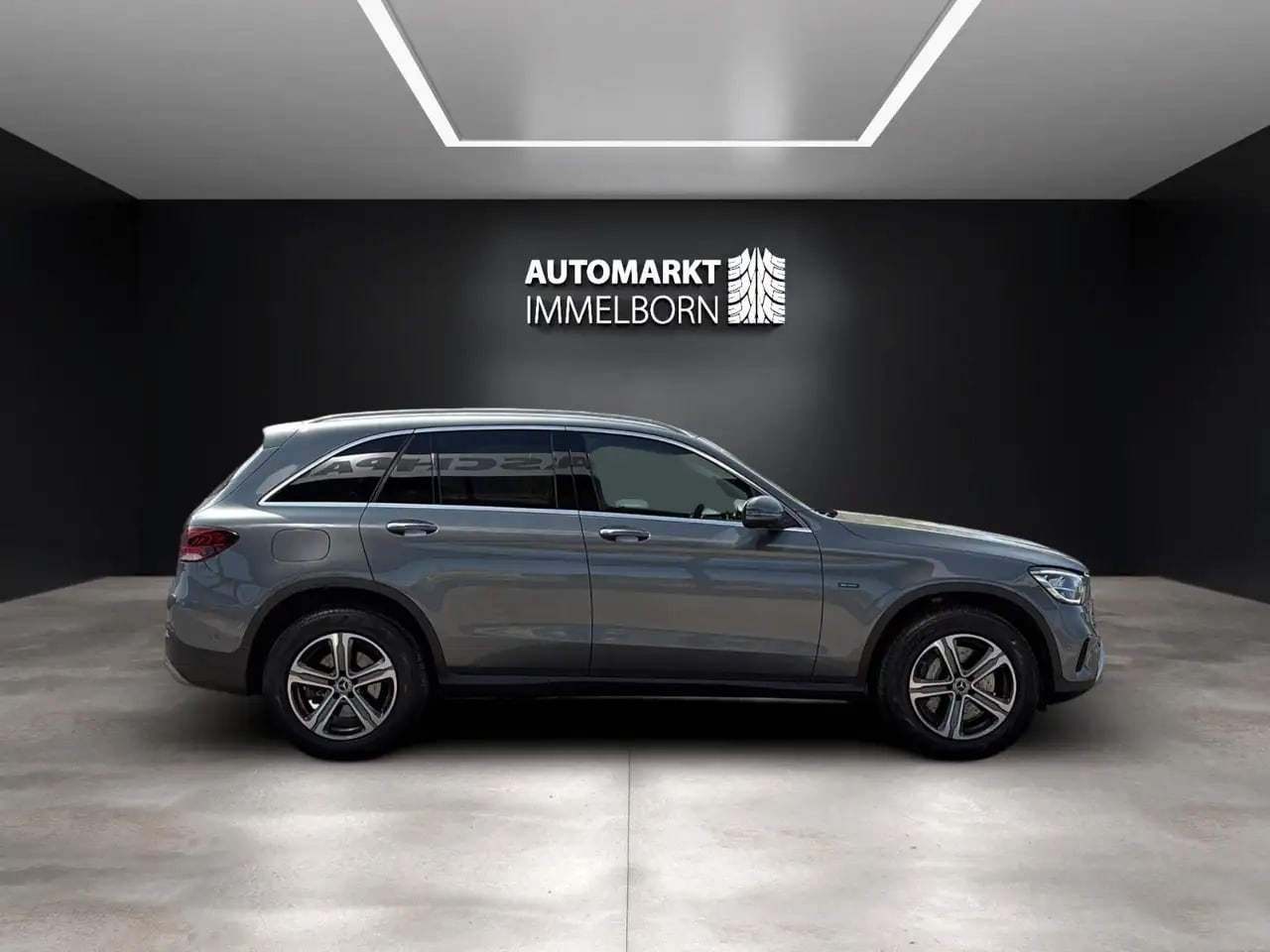 Mercedes-Benz GLC 300 e 360*Pano*HUD*AHK*LED*VollLeder*Distro 7