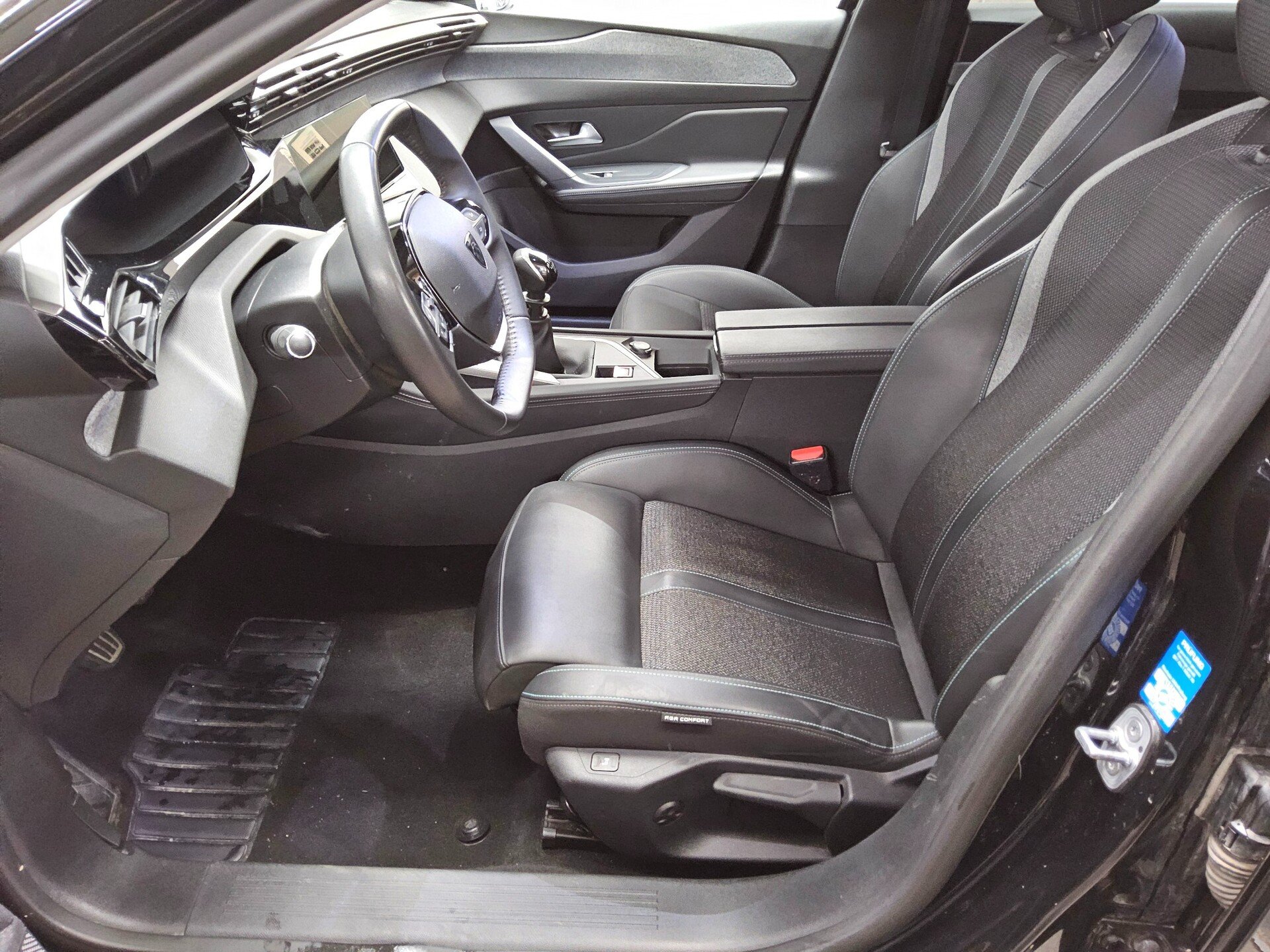 Peugeot 308 1.5 BlueHDI Allure T-Leder Navi LED RFK 9