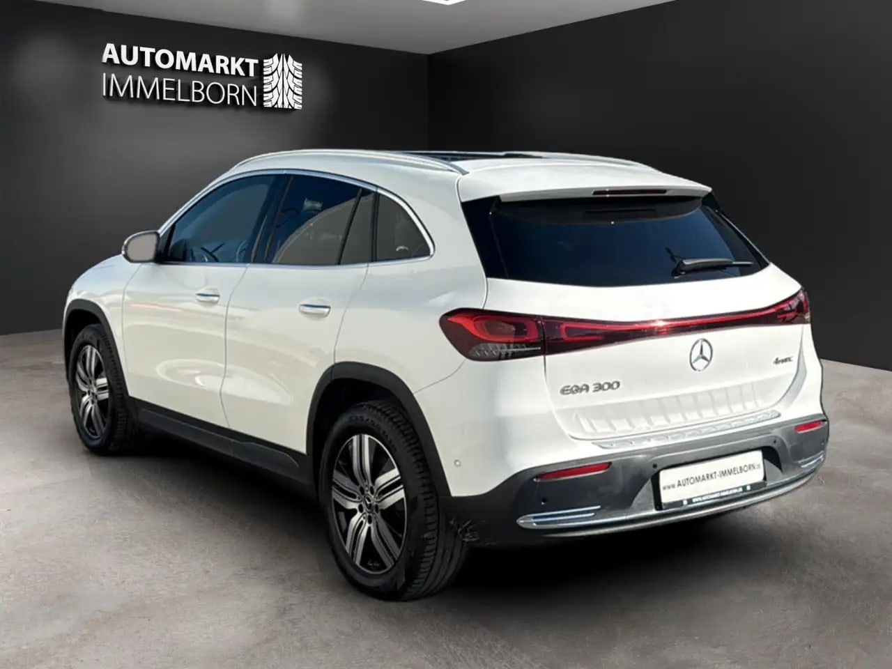 Mercedes-Benz EQA 300 Allrad MBUXDistro*Pano*Kamera*LED*SOH97% 6