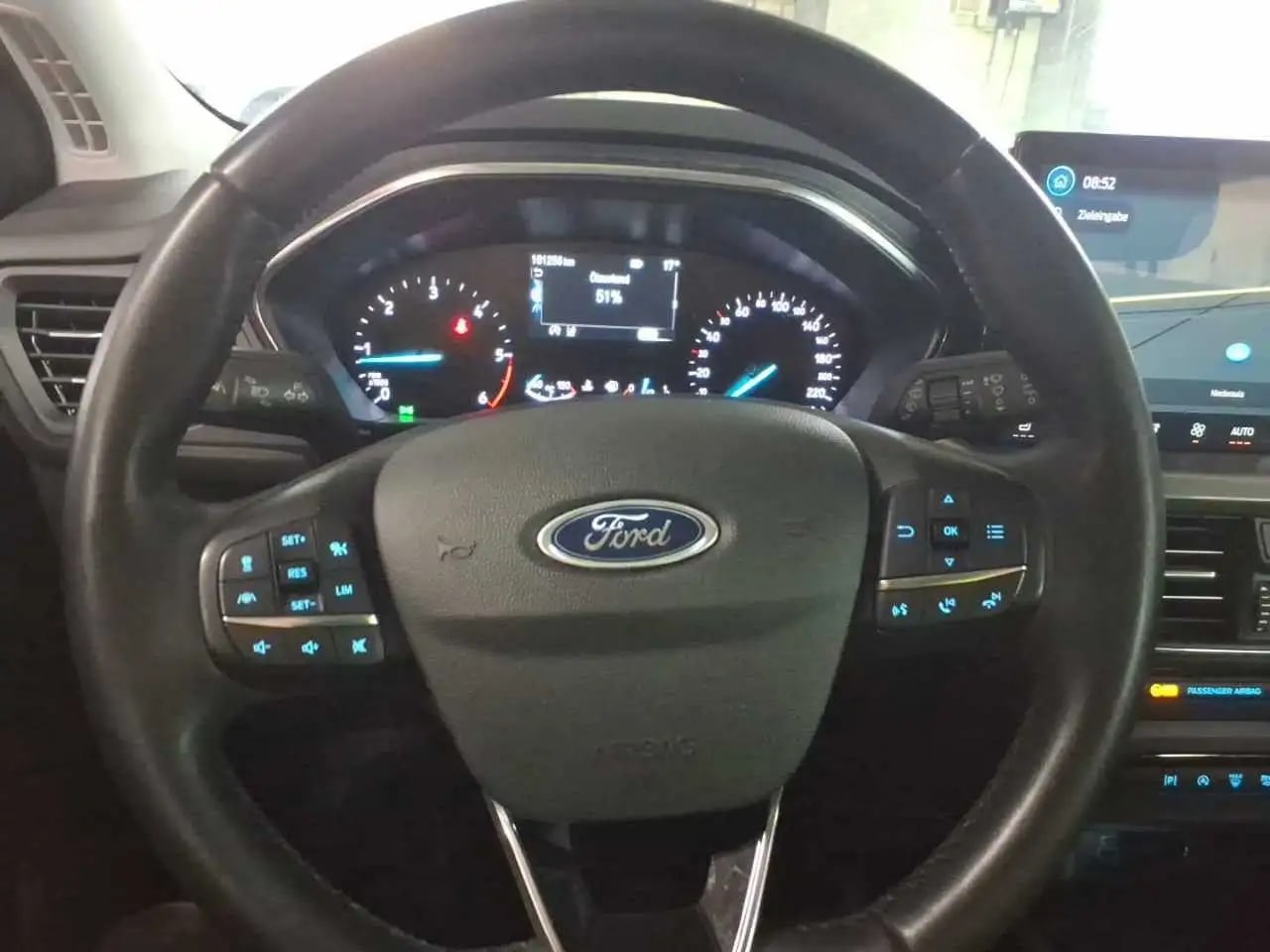 Ford Focus Titanium Matrix*Kamera*ACC*LED*NaviGroß*LM 9