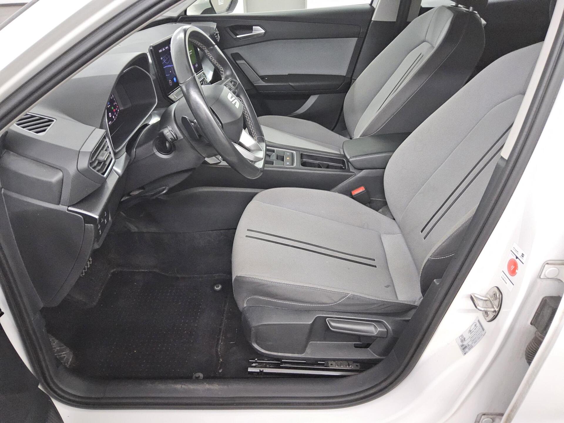 Seat Leon ST 2.0 TDI Style Navi LED virtual PDC Shz 9